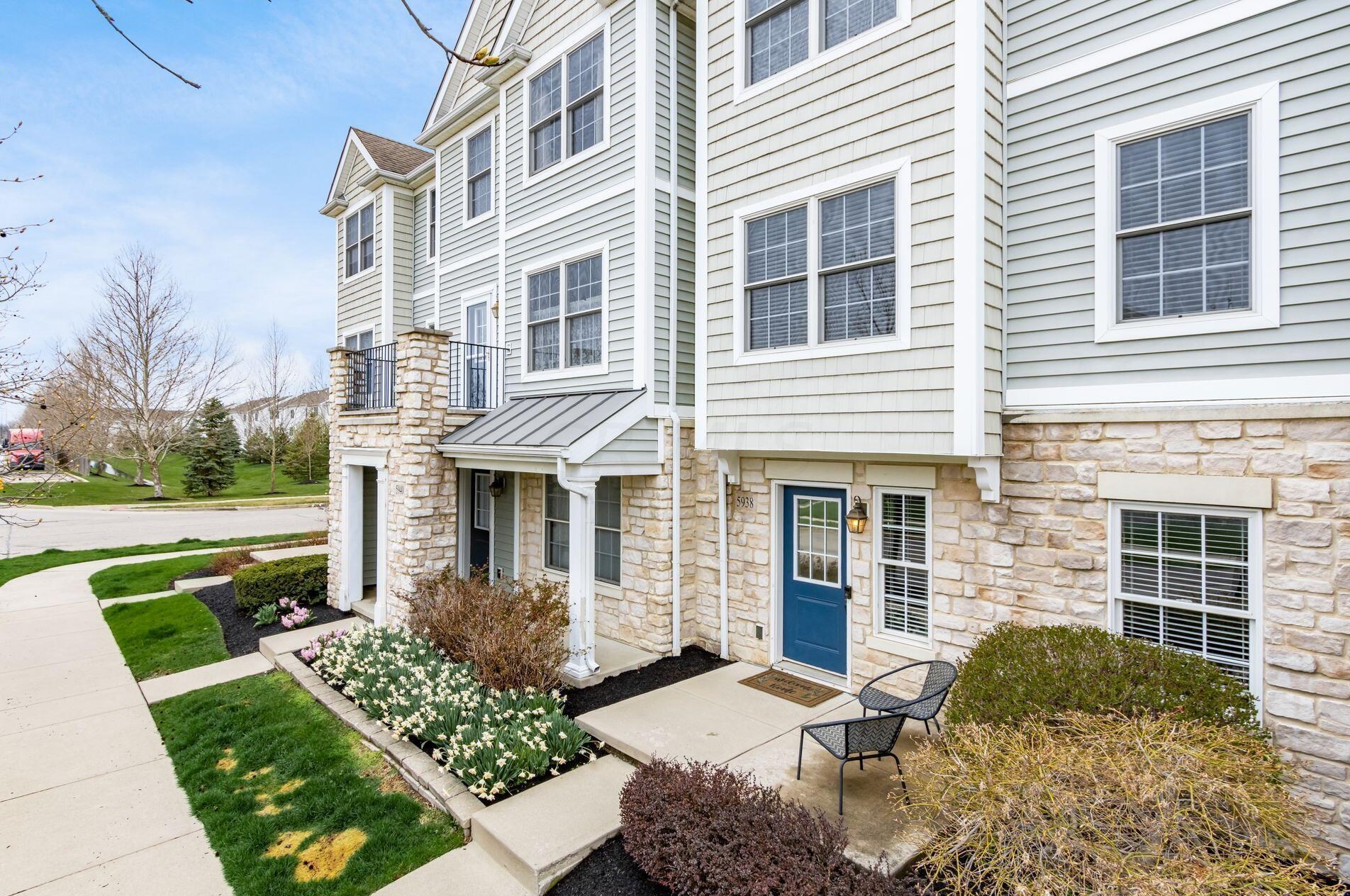 5938 Winberry Creek Dr, Dublin, OH 43016-6304