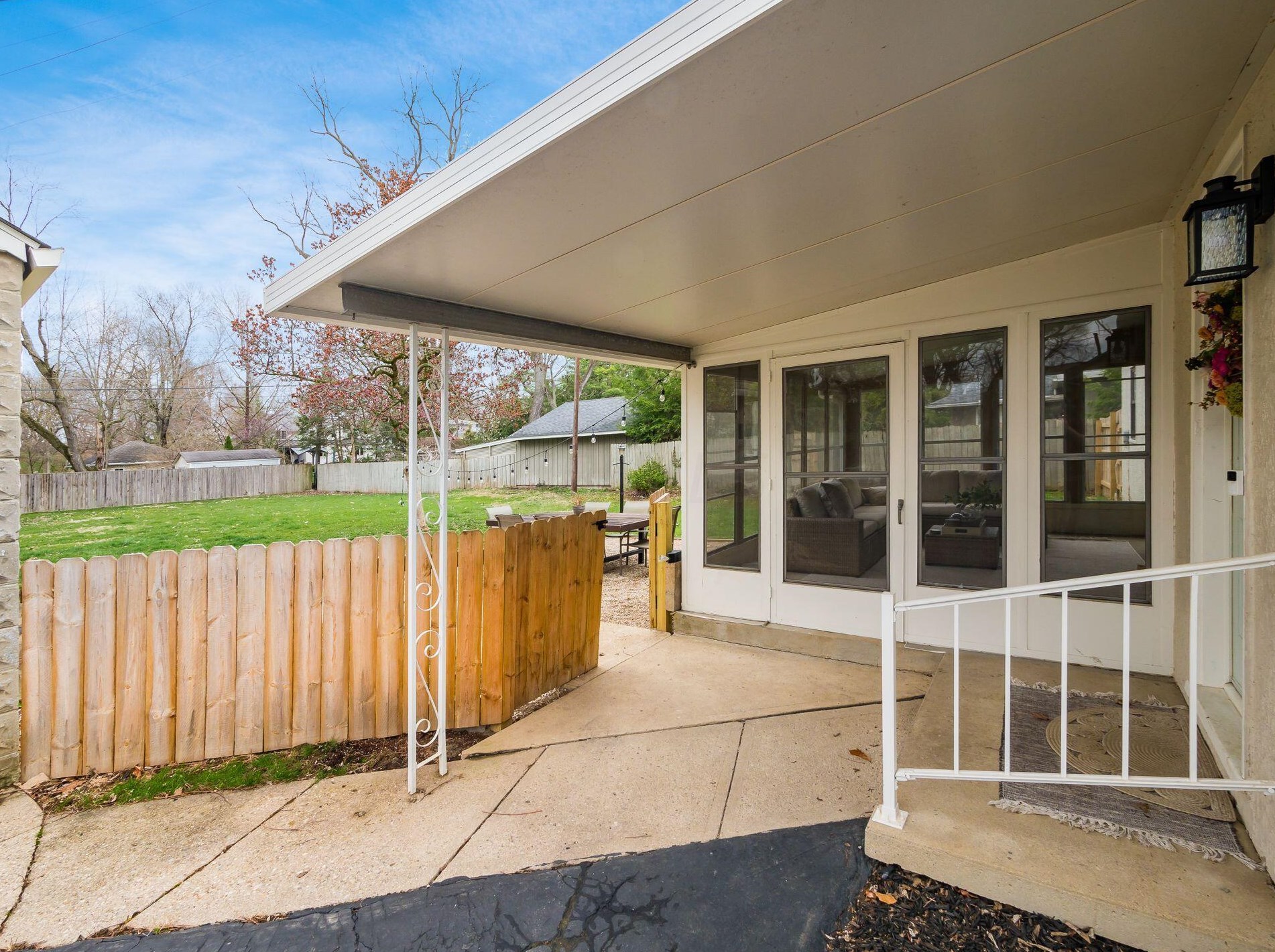 2872 Zollinger Rd, Columbus OH 43221-1761 exterior