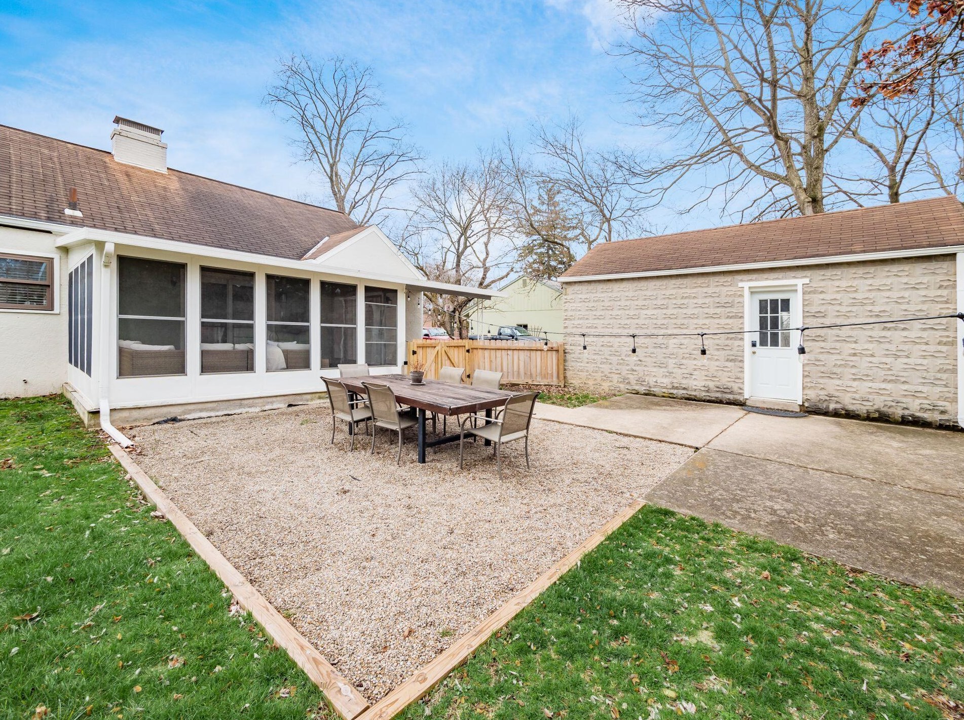 2872 Zollinger Rd, Columbus OH 43221-1761 exterior