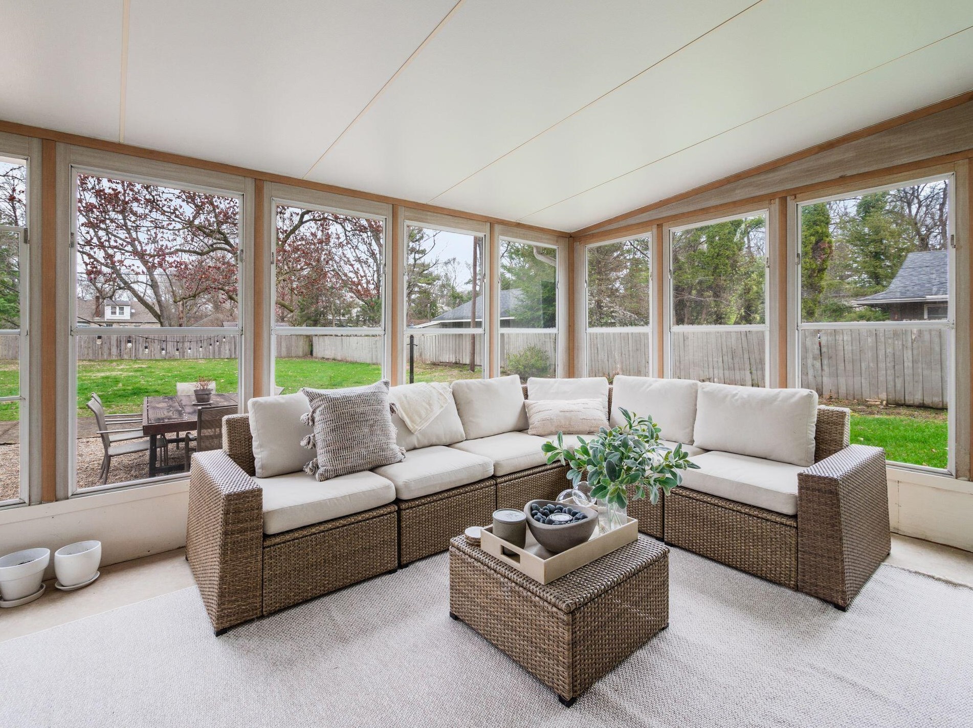 2872 Zollinger Rd, Columbus OH 43221-1761 exterior