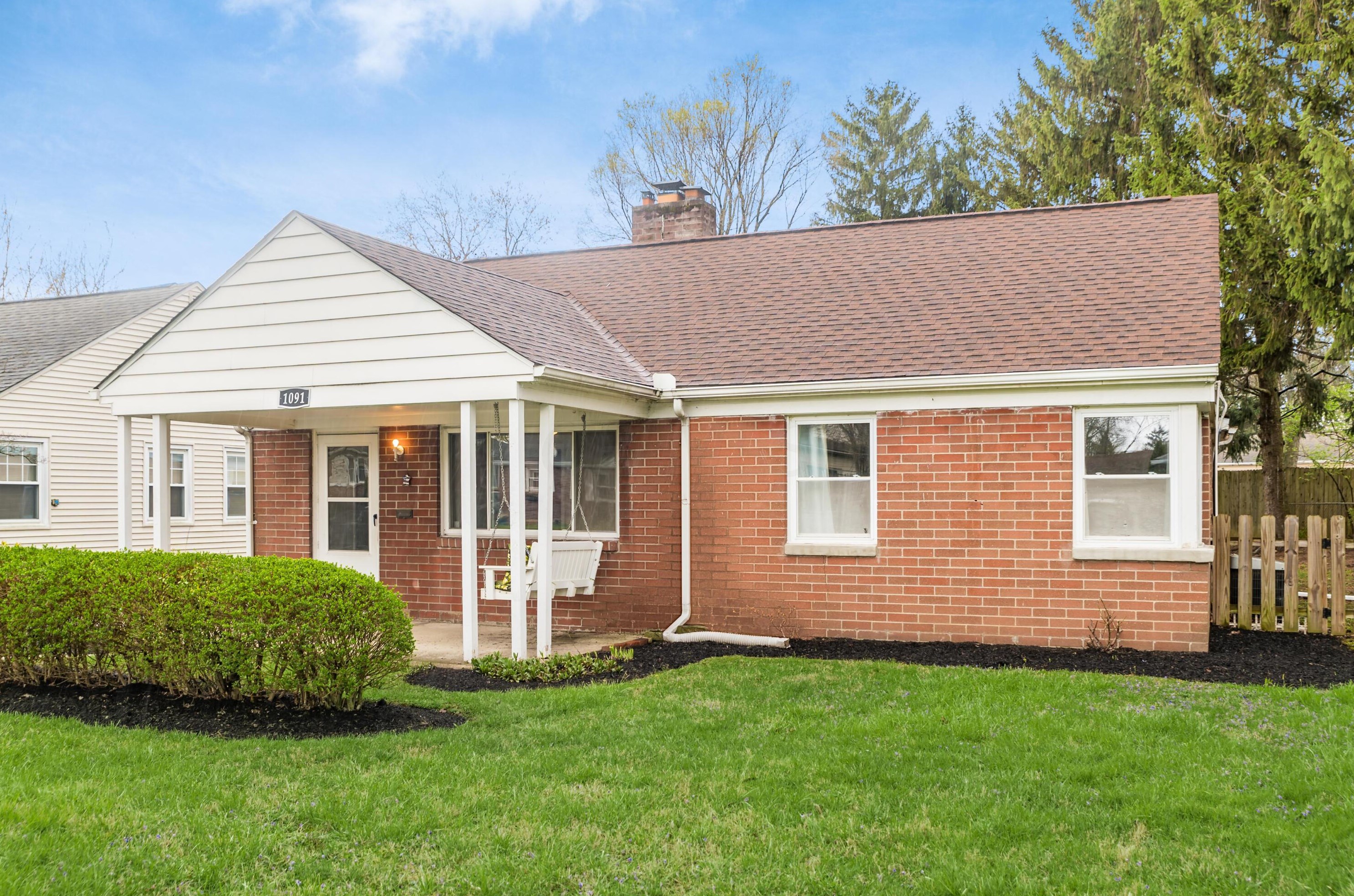 1091 Kingsbury Pl, Columbus, OH 43209-3037