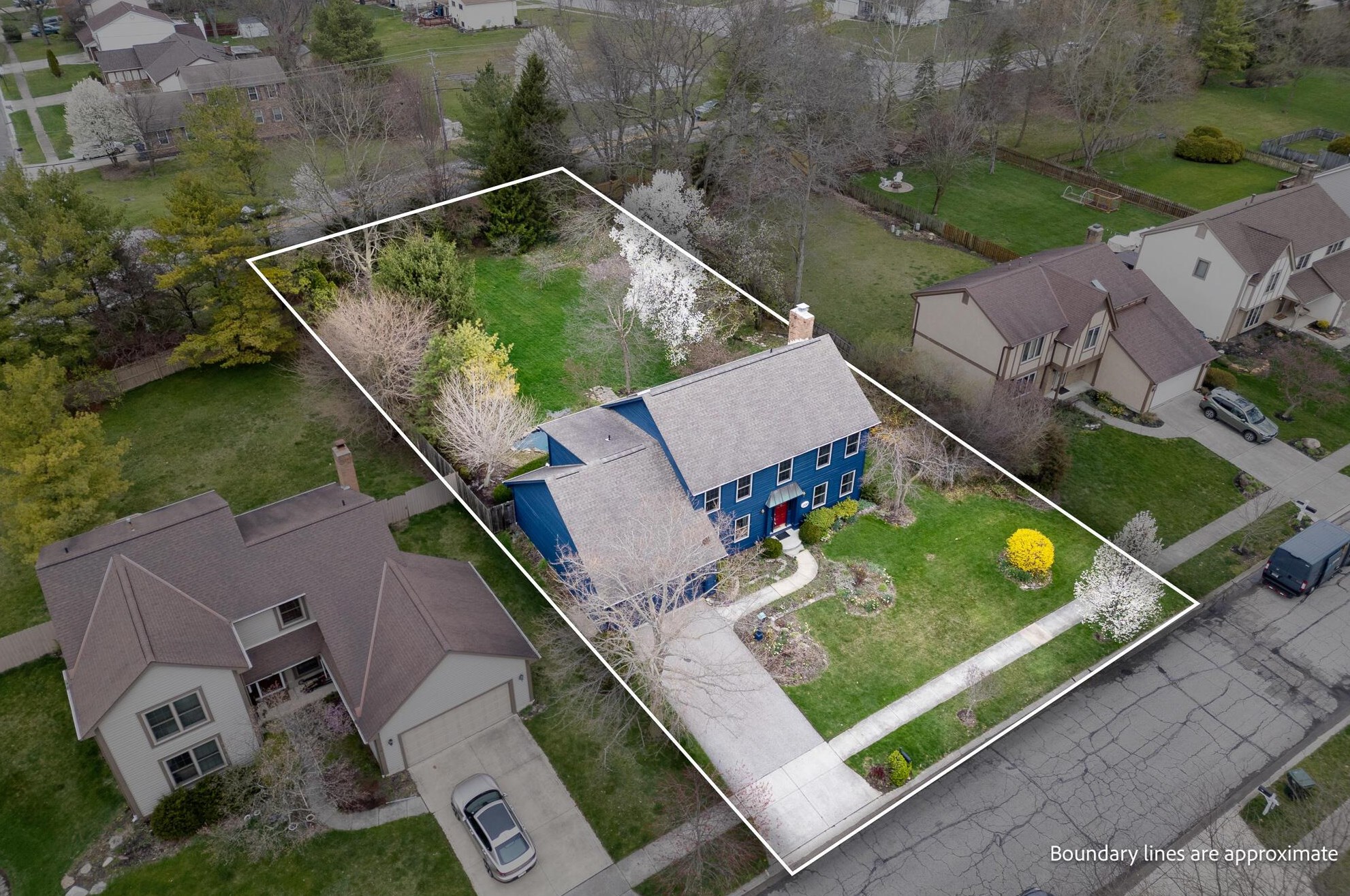 2130 Thistlewood Dr, Columbus, OH 43235-4274