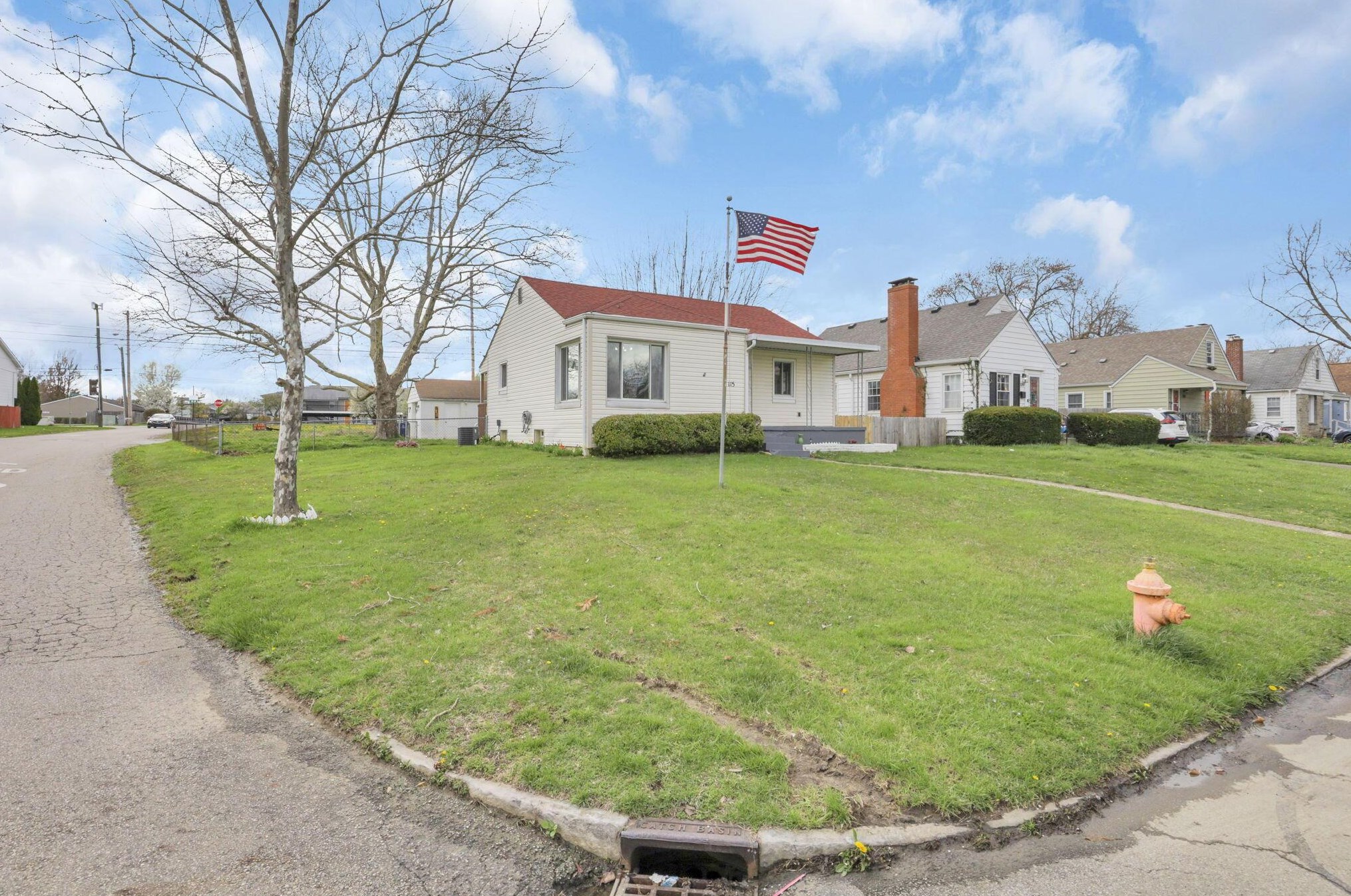 115 Demorest Rd, Columbus, OH 43204-1240