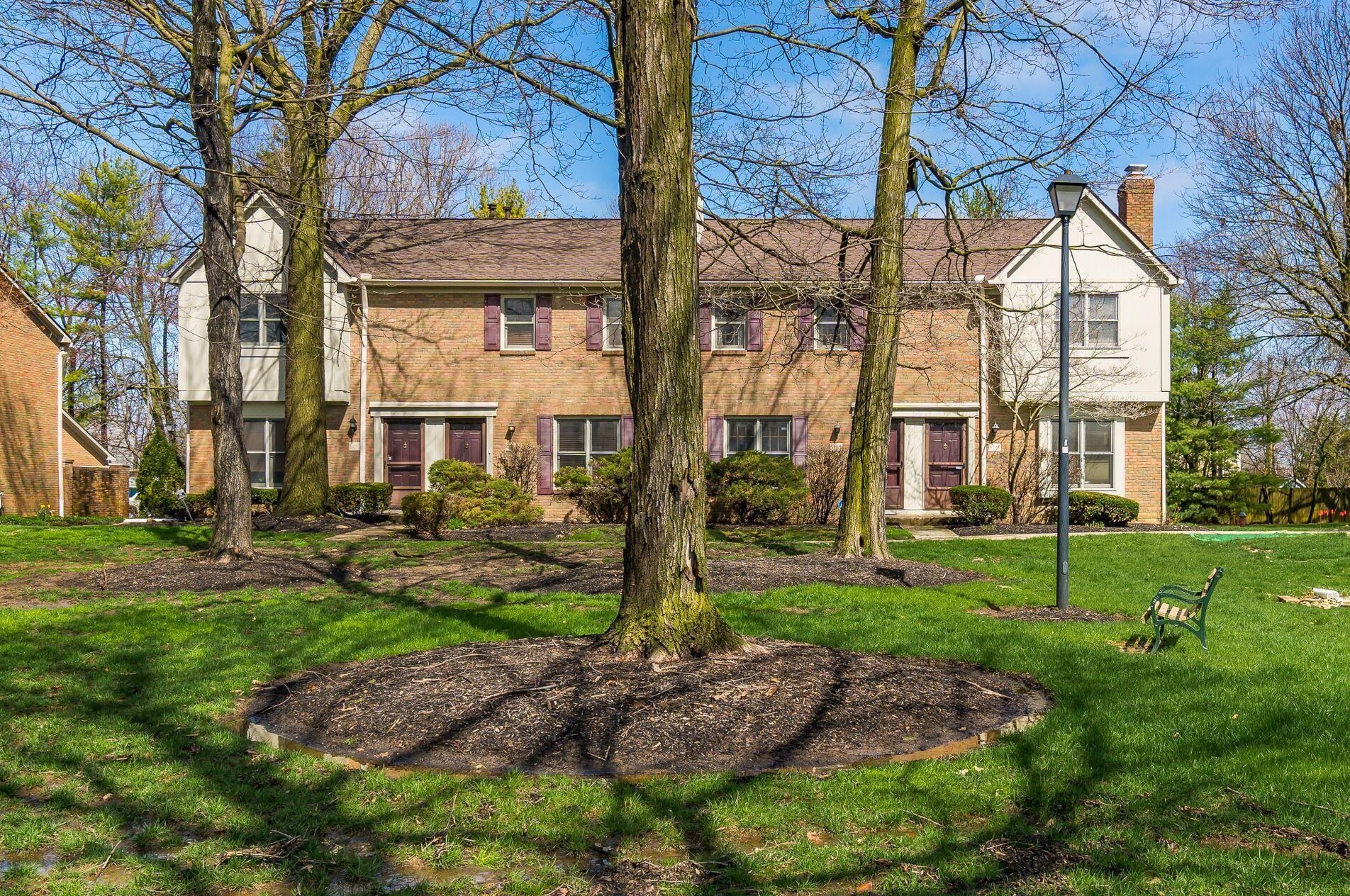 5293 Berrywood Dr, Columbus, OH 43220-1892