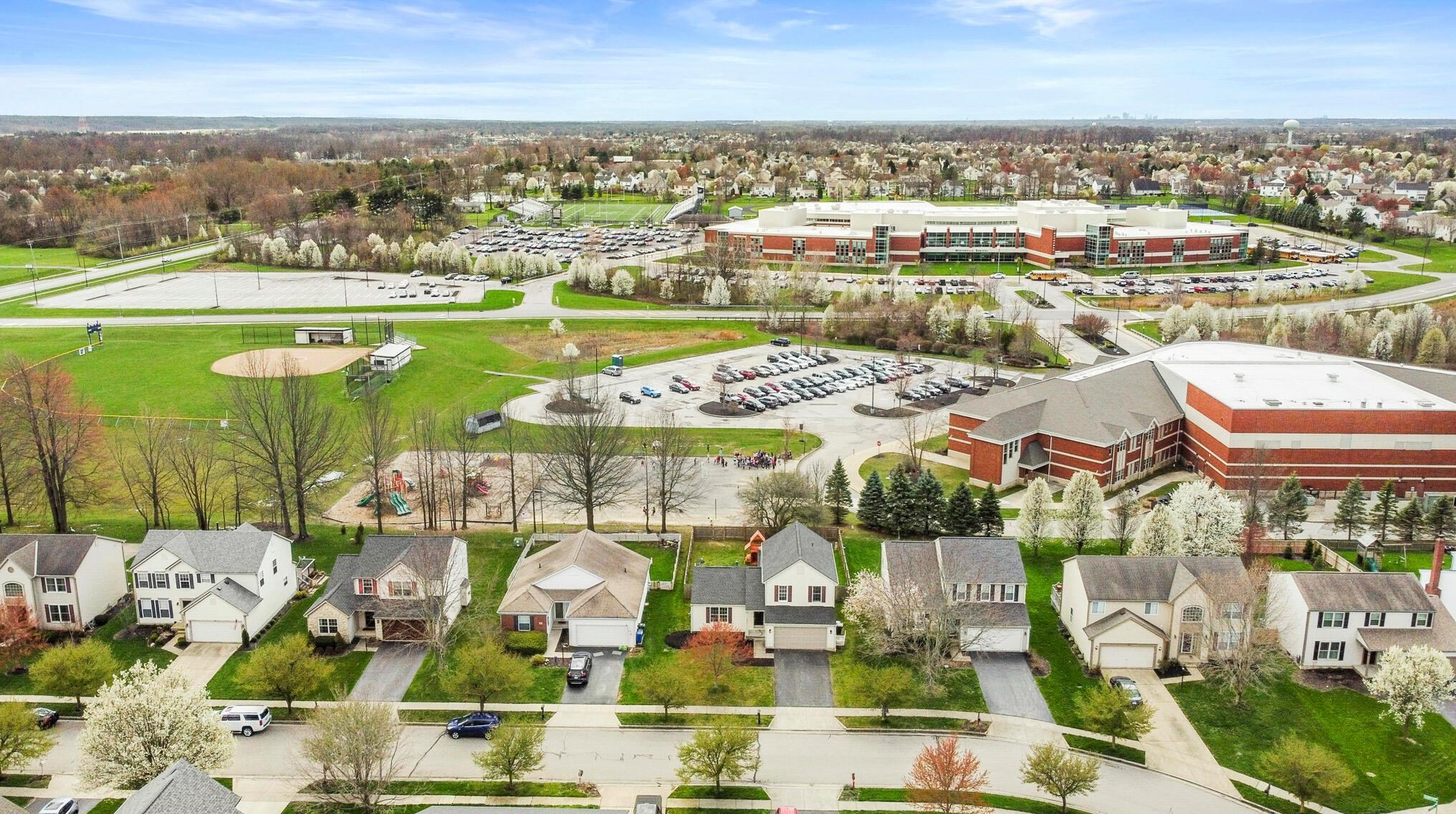 7461 Clancy Way, Westerville OH  43082-9307 exterior