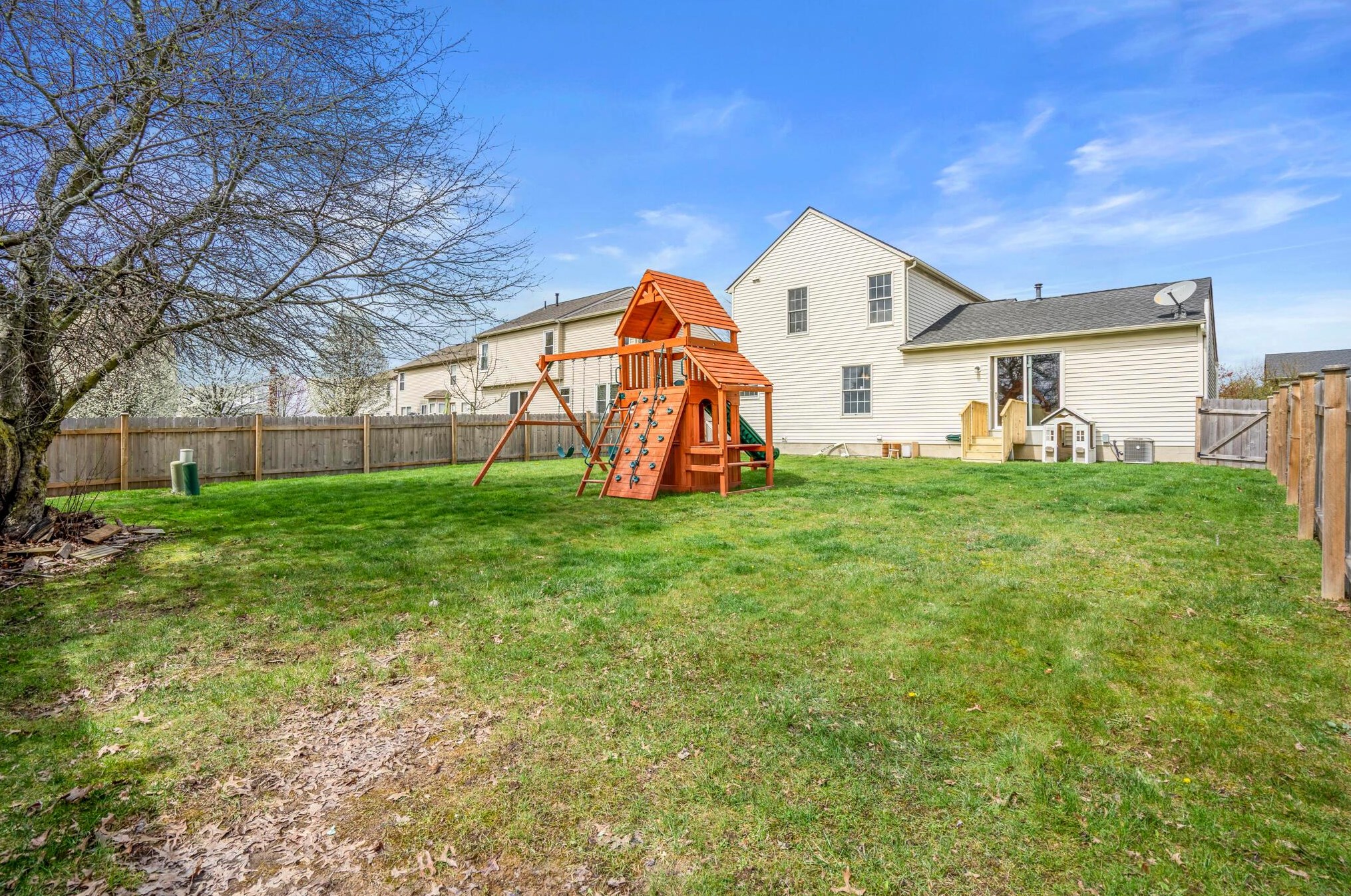 7461 Clancy Way, Westerville OH  43082-9307 exterior