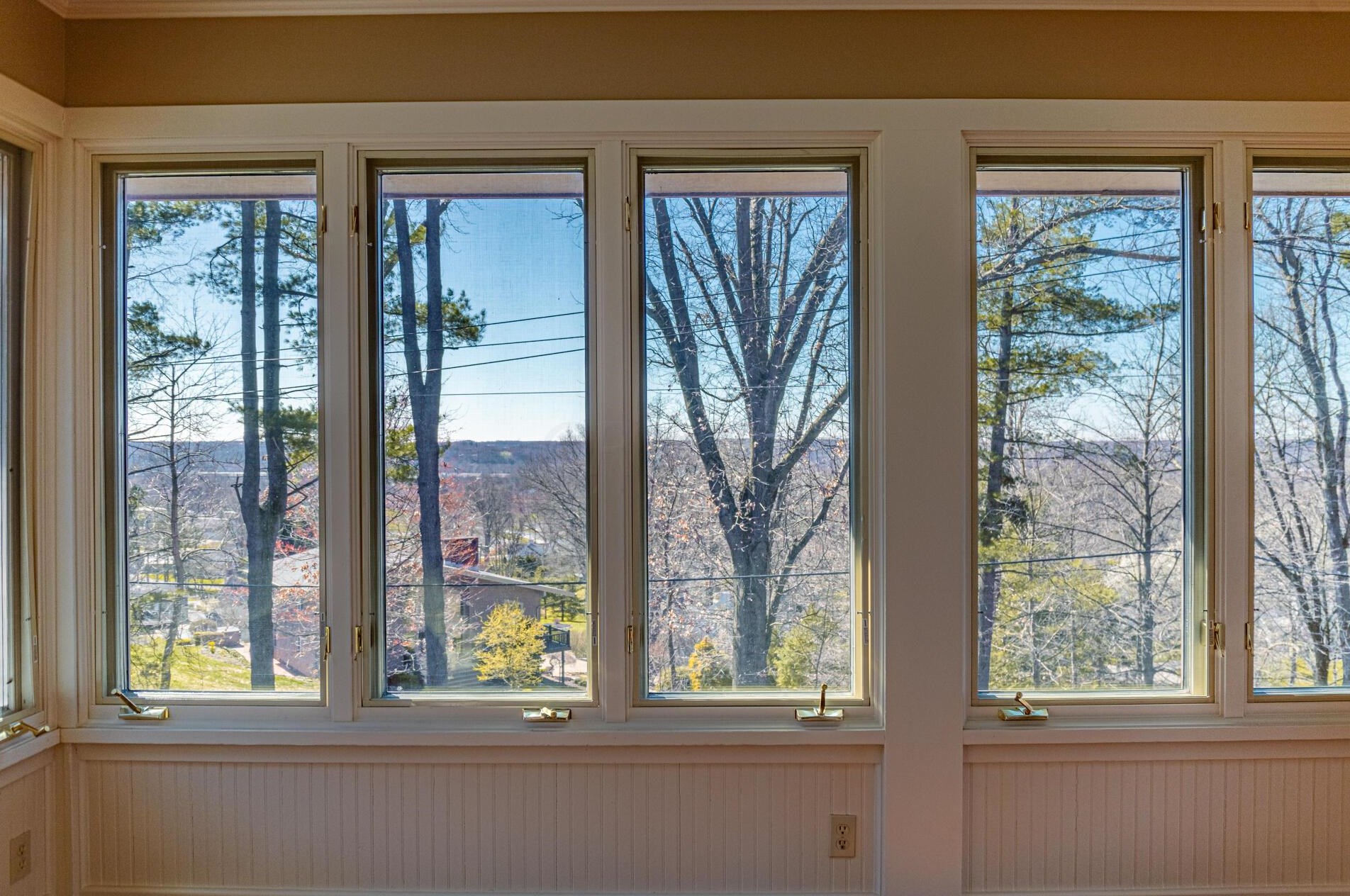 985 Severn Dr, Coshocton OH  43812-2769 exterior