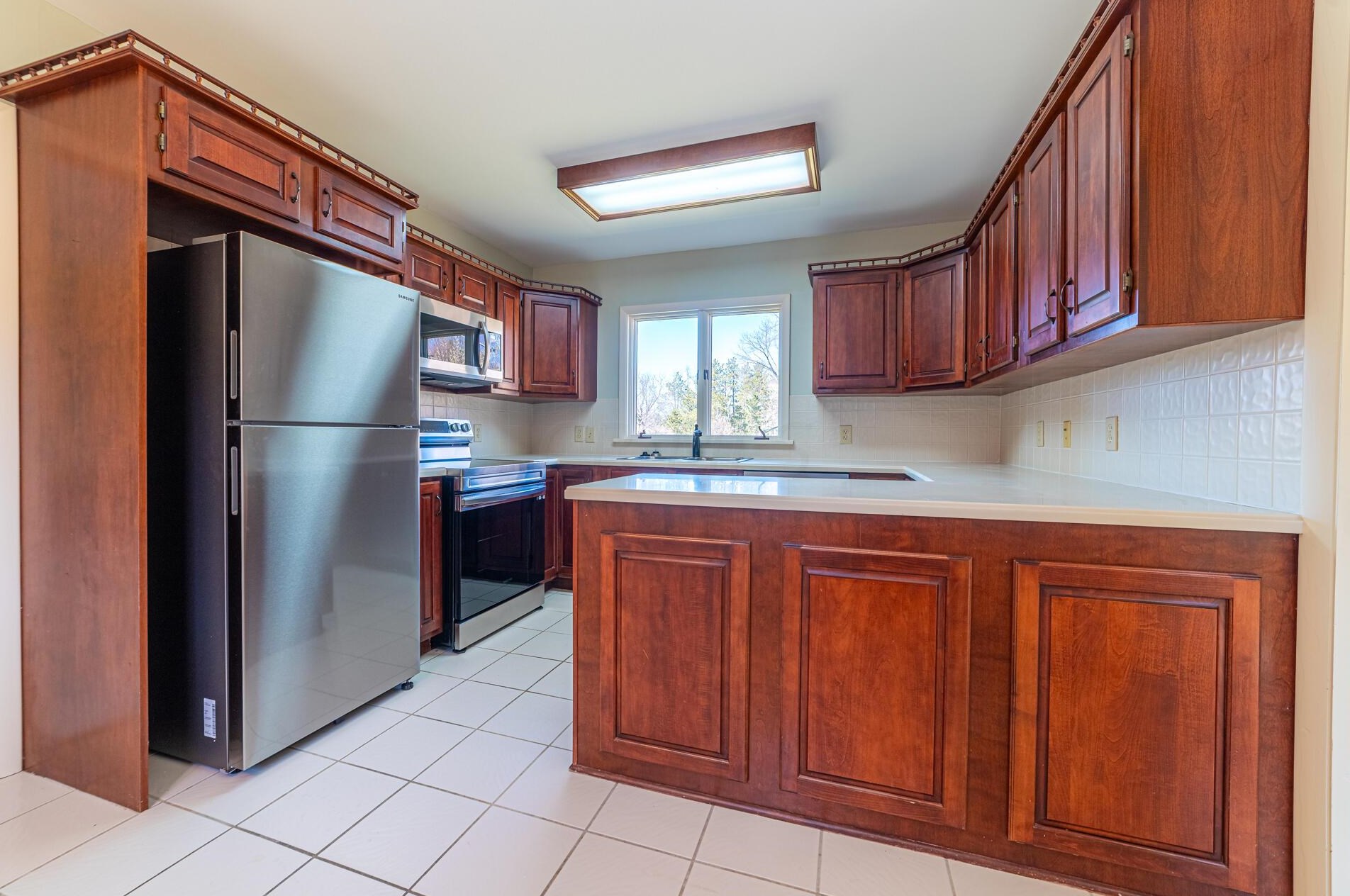 985 Severn Dr, Coshocton OH  43812-2769 exterior