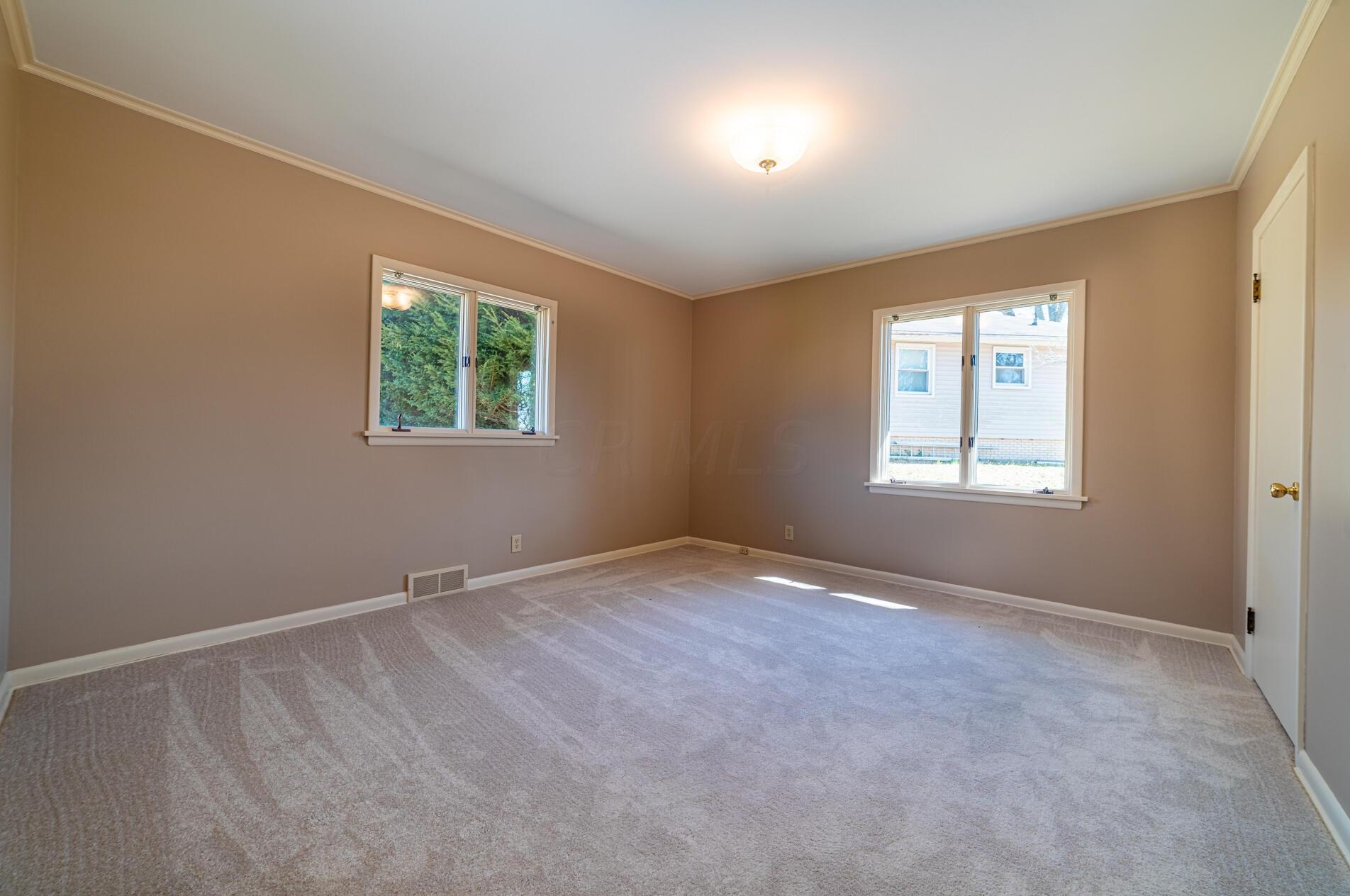 985 Severn Dr, Coshocton OH  43812-2769 exterior