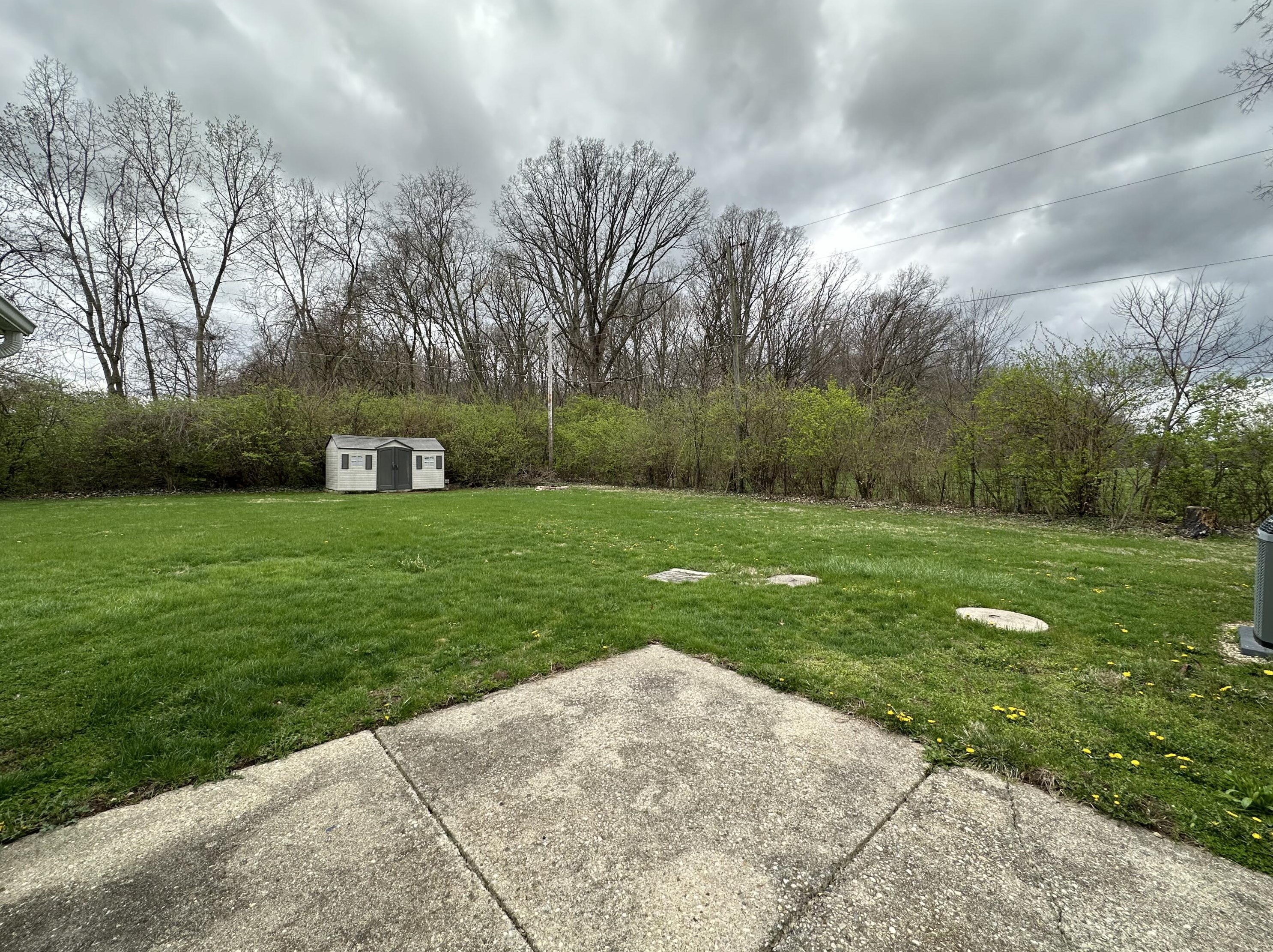 5229 Outerview Dr, Springfield OH  45502-9191 exterior