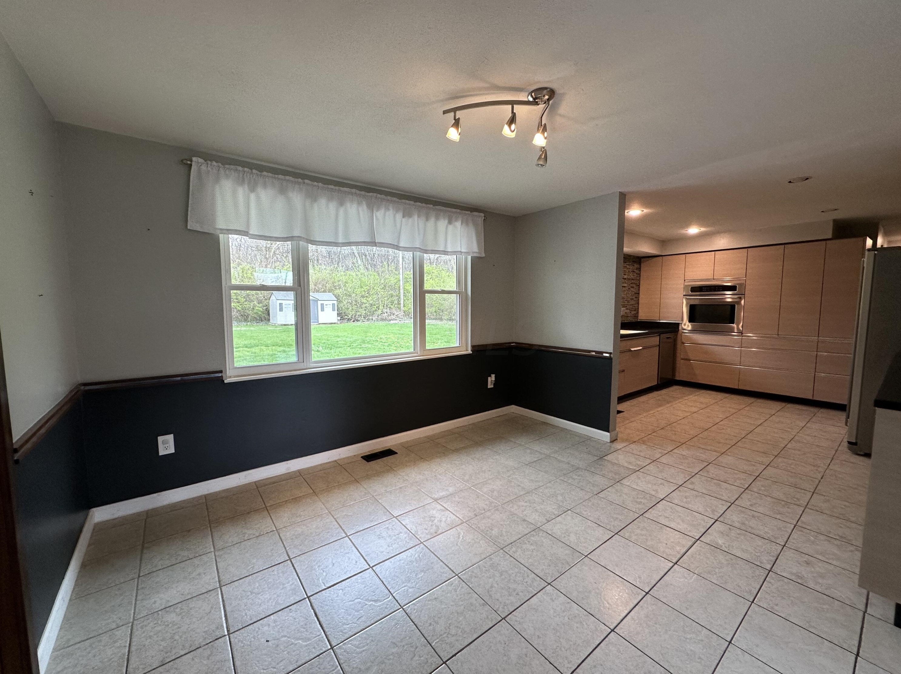 5229 Outerview Dr, Springfield OH  45502-9191 exterior