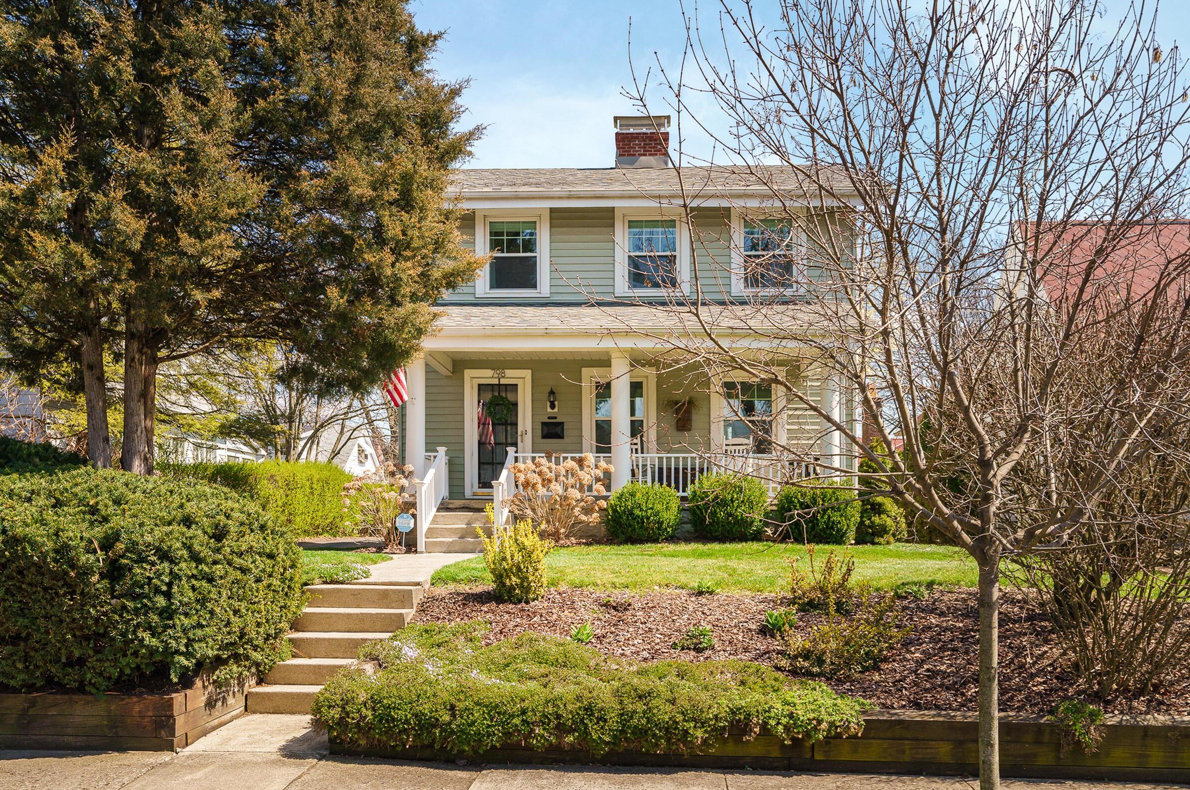 798 Montrose Ave, Columbus, OH 43209-2450