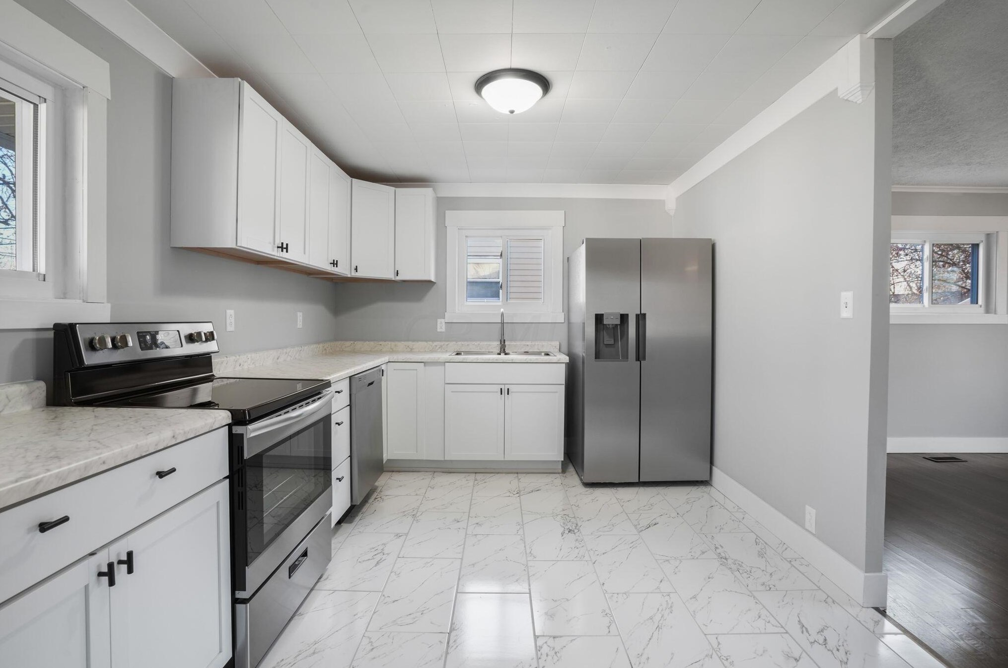 972 Minerva Ave, Columbus OH  43229-5032 exterior