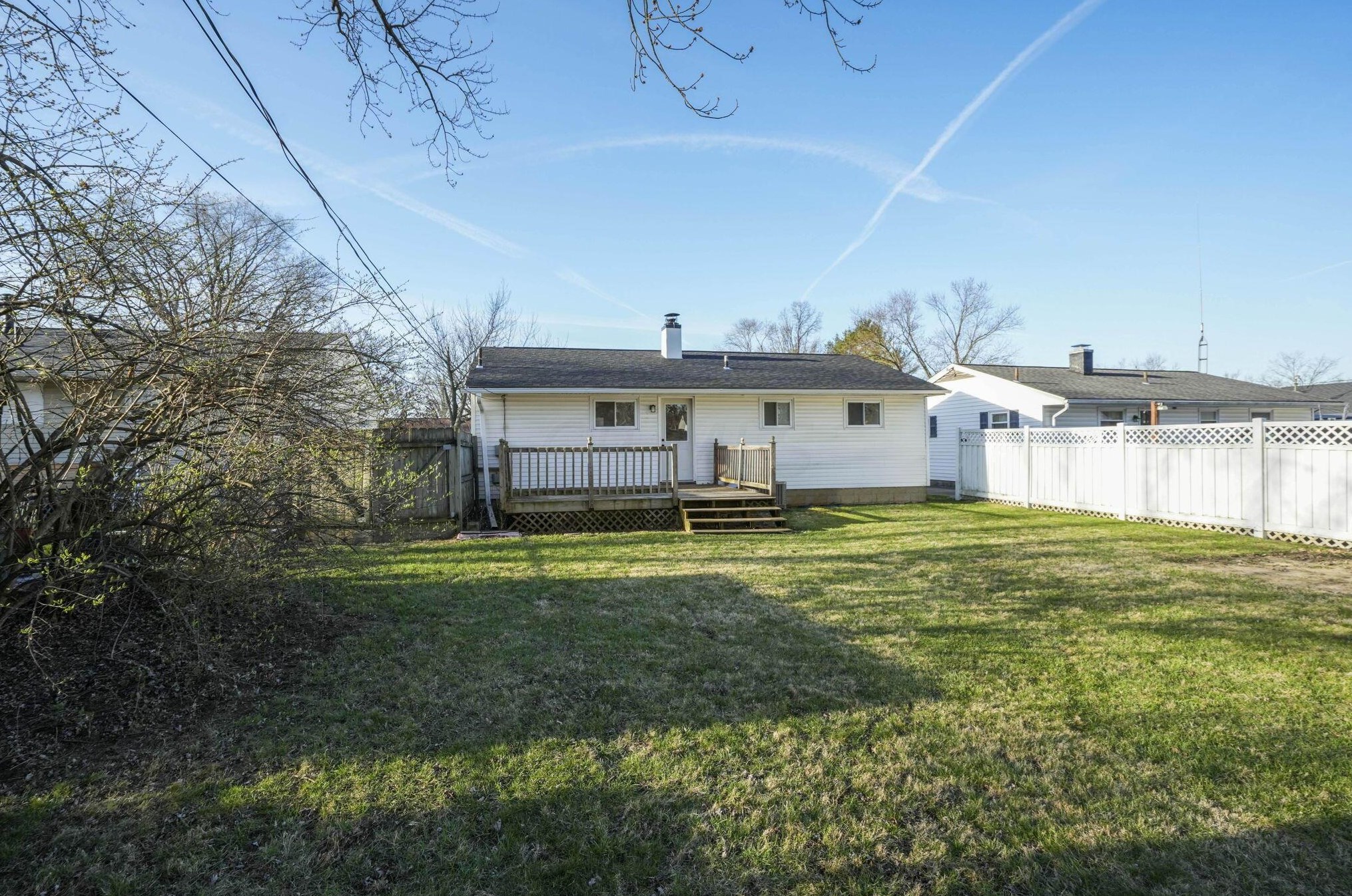 972 Minerva Ave, Columbus OH  43229-5032 exterior