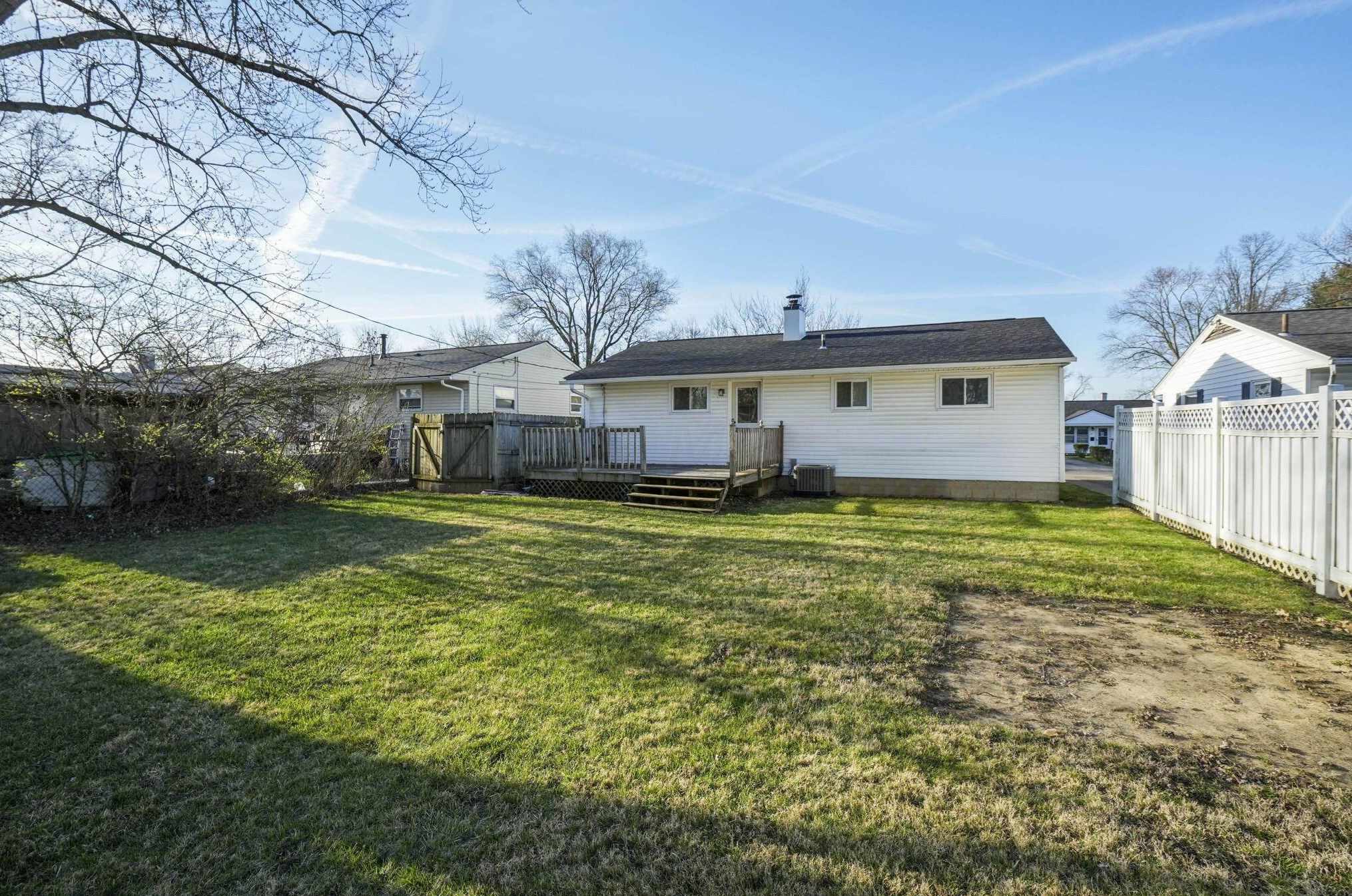 972 Minerva Ave, Columbus OH  43229-5032 exterior