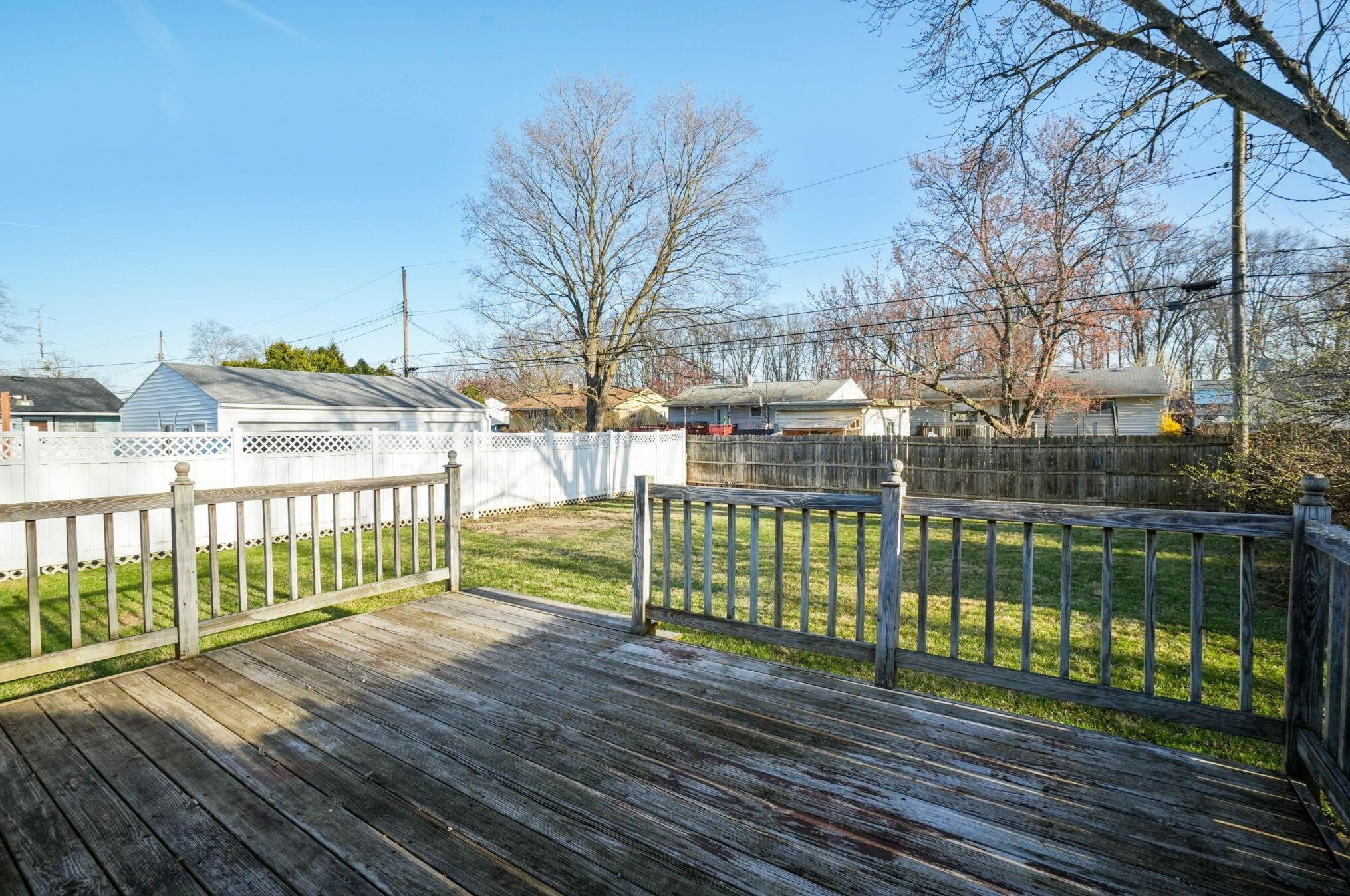 972 Minerva Ave, Columbus OH  43229-5032 exterior