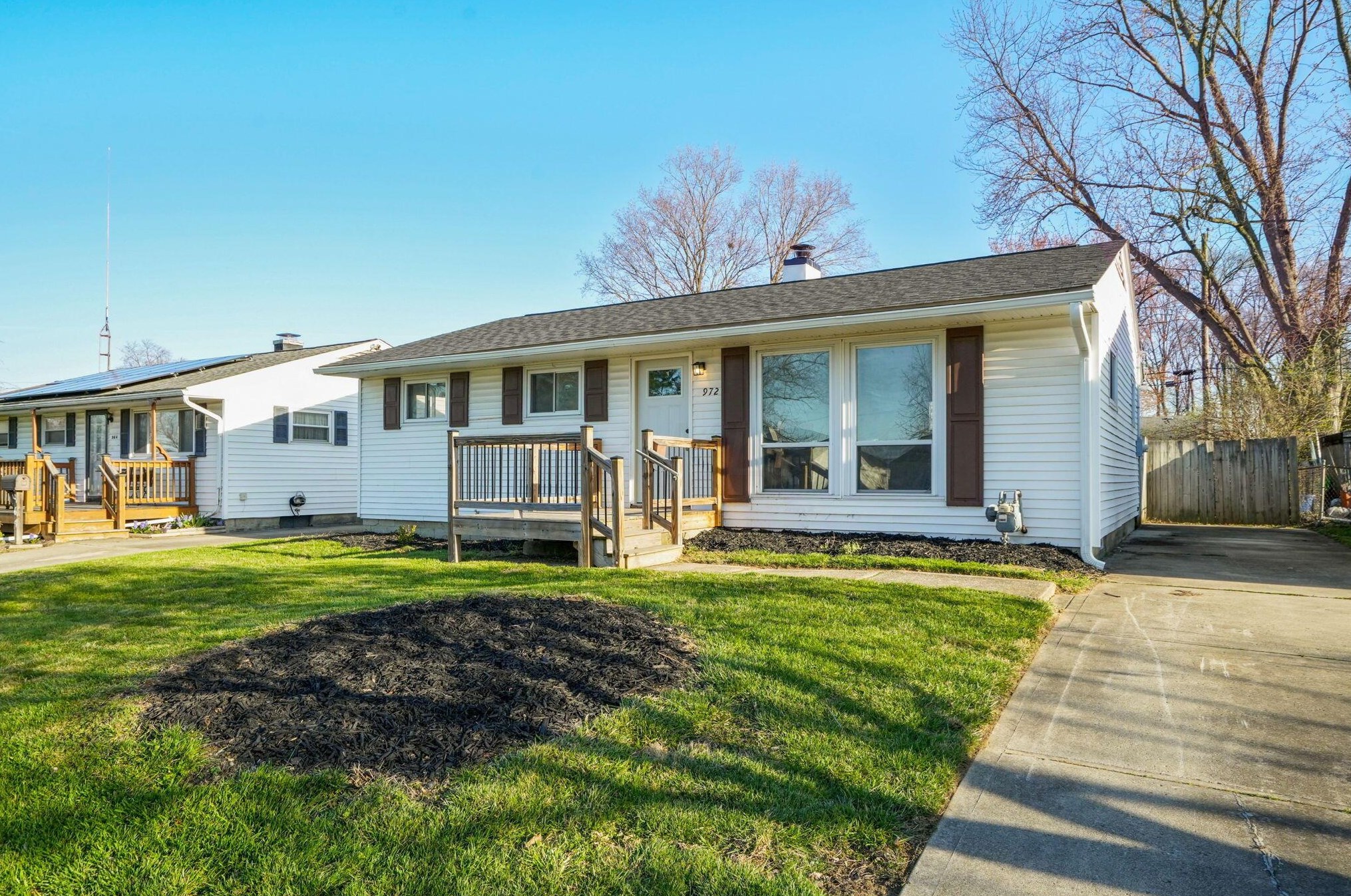 972 Minerva Ave, Columbus OH  43229-5032 exterior