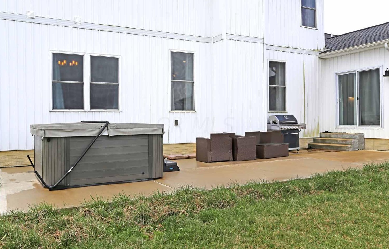 6445 Graham Rd, Mount Vernon OH  43050-9355 exterior