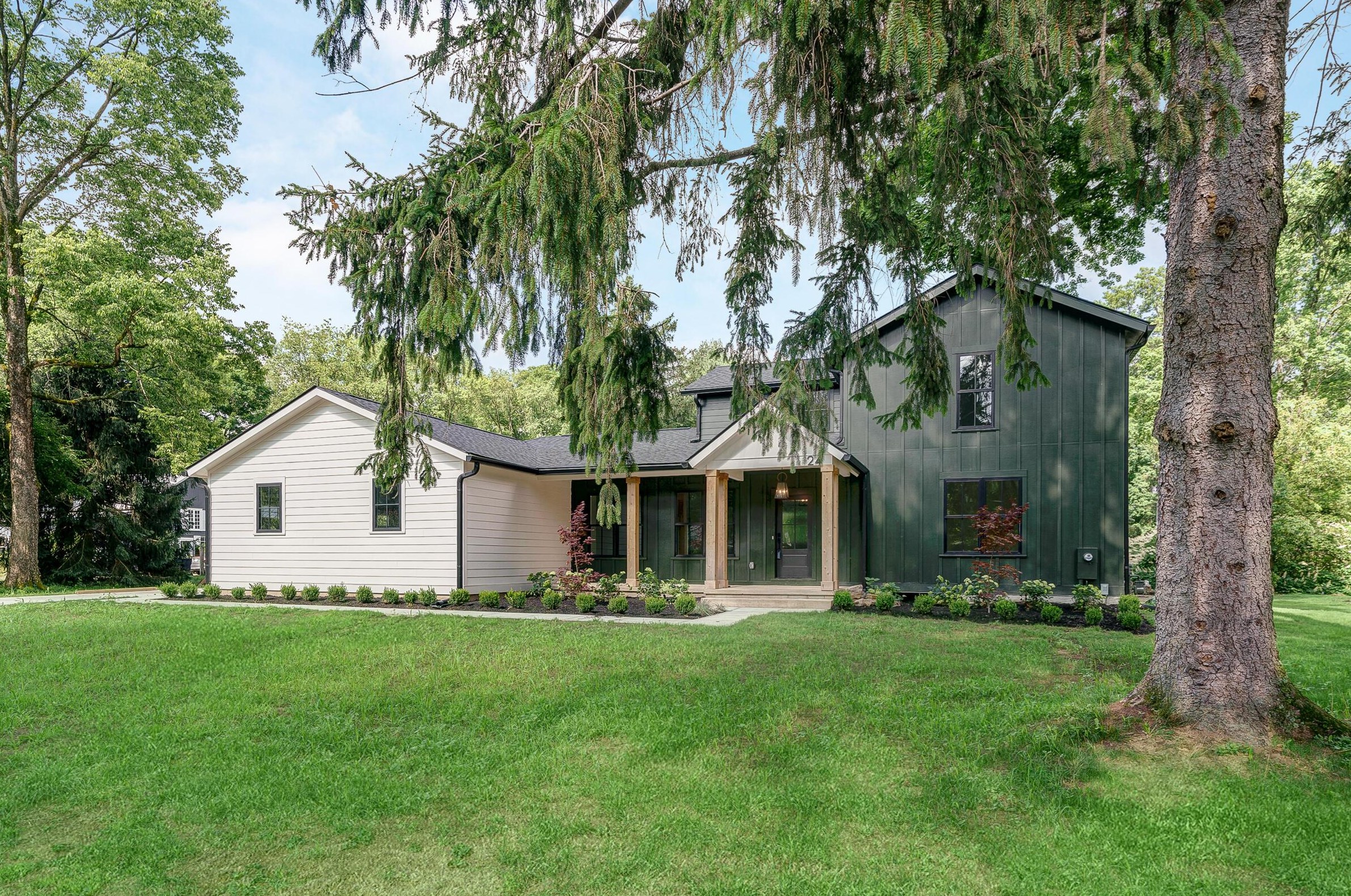 24 Vill Edge Dr, Granville, OH 43023