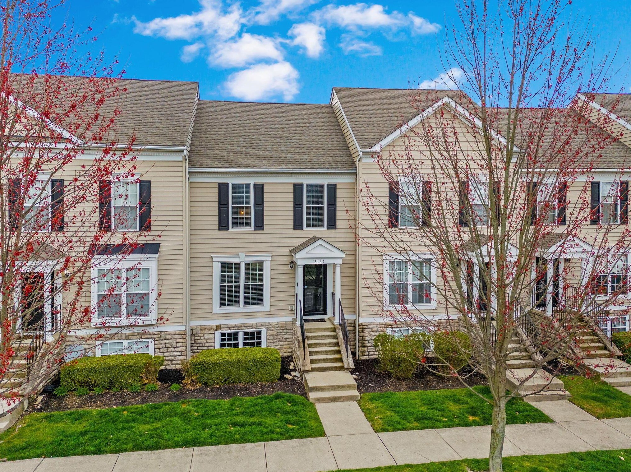 5162 Twin Falls Dr, Dublin, OH 43016-6147
