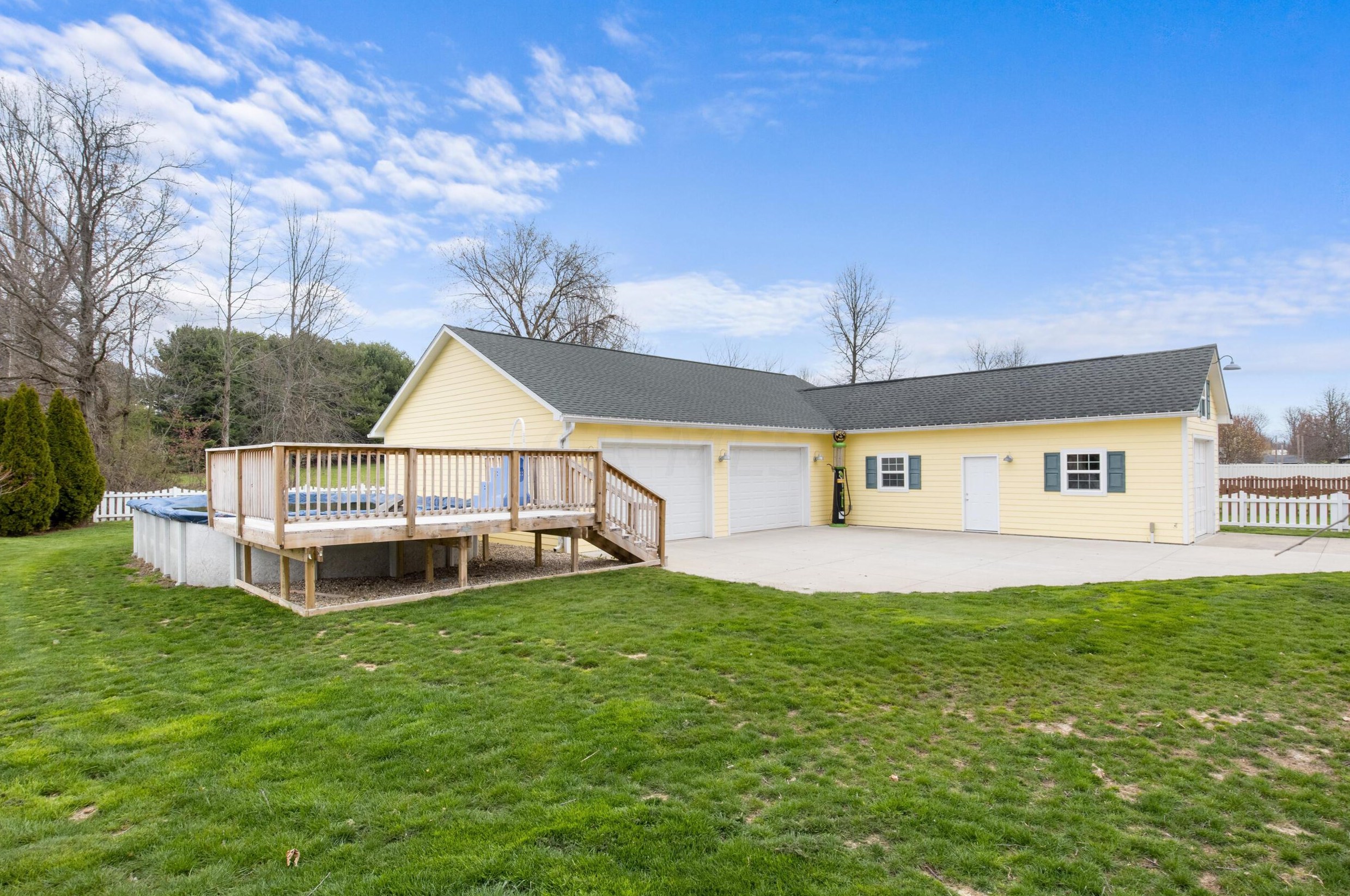 106 Kelly Marie Dr, Pataskala OH  43062-8154 exterior