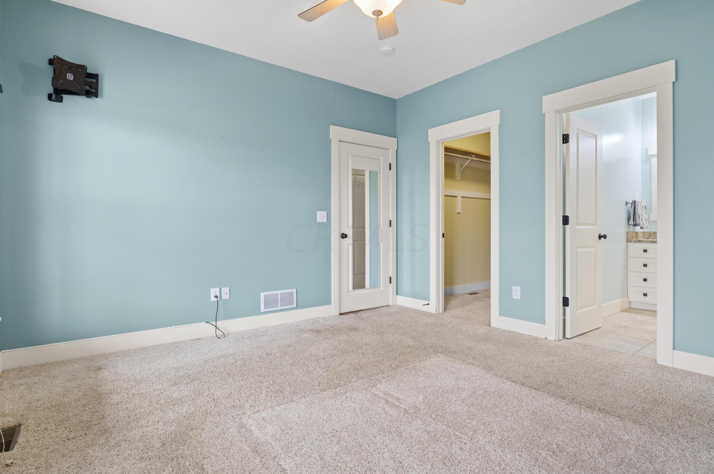 106 Kelly Marie Dr, Pataskala OH  43062-8154 exterior