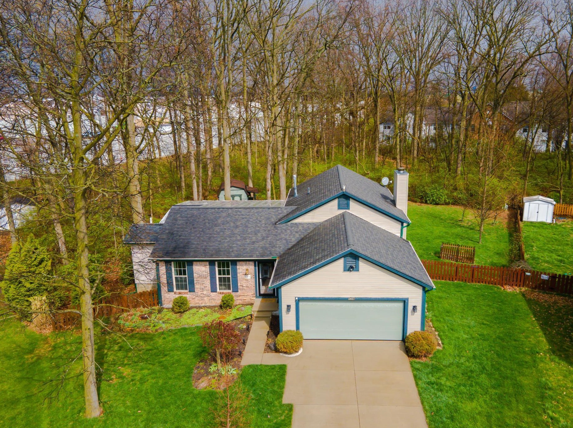1319 Wexford Green Blvd, Columbus, OH 43228-8808