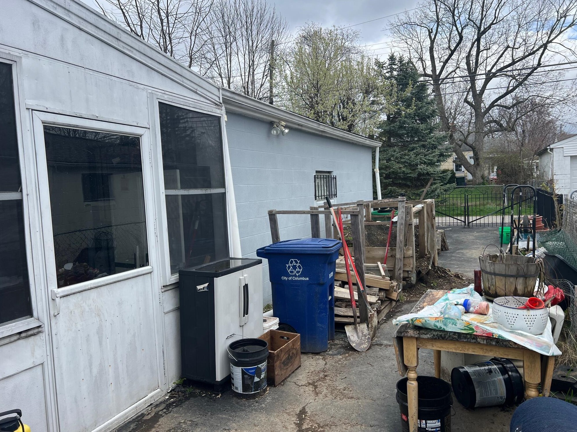 2844 Pontiac St, Columbus, OH 43211-4100