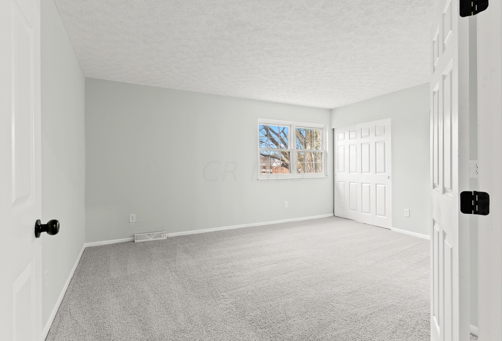 2750 Petzinger Rd, Columbus OH 43209-3465 exterior