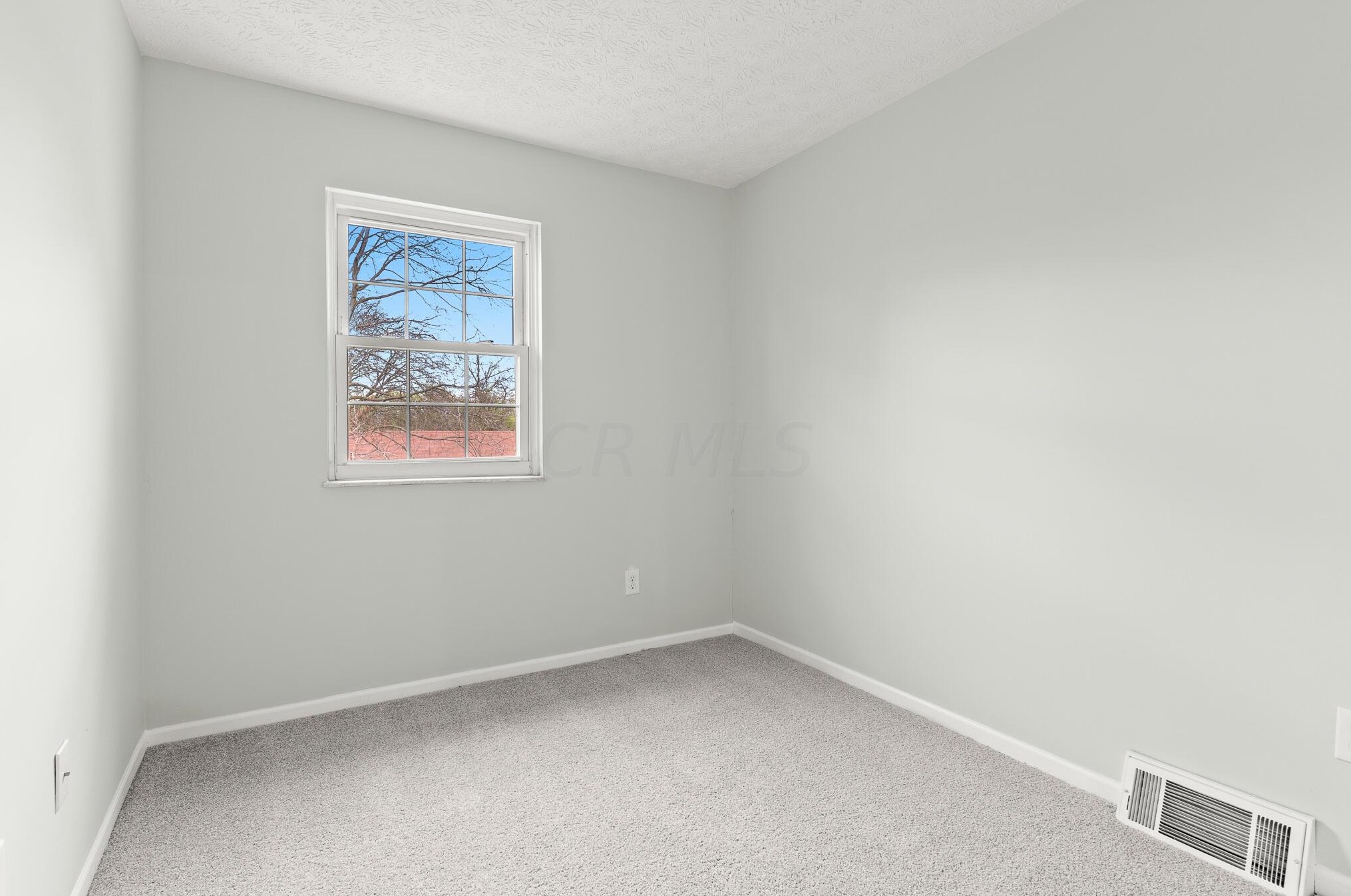 2750 Petzinger Rd, Columbus OH 43209-3465 exterior