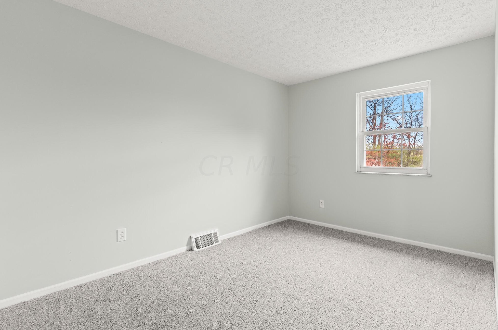 2750 Petzinger Rd, Columbus OH 43209-3465 exterior