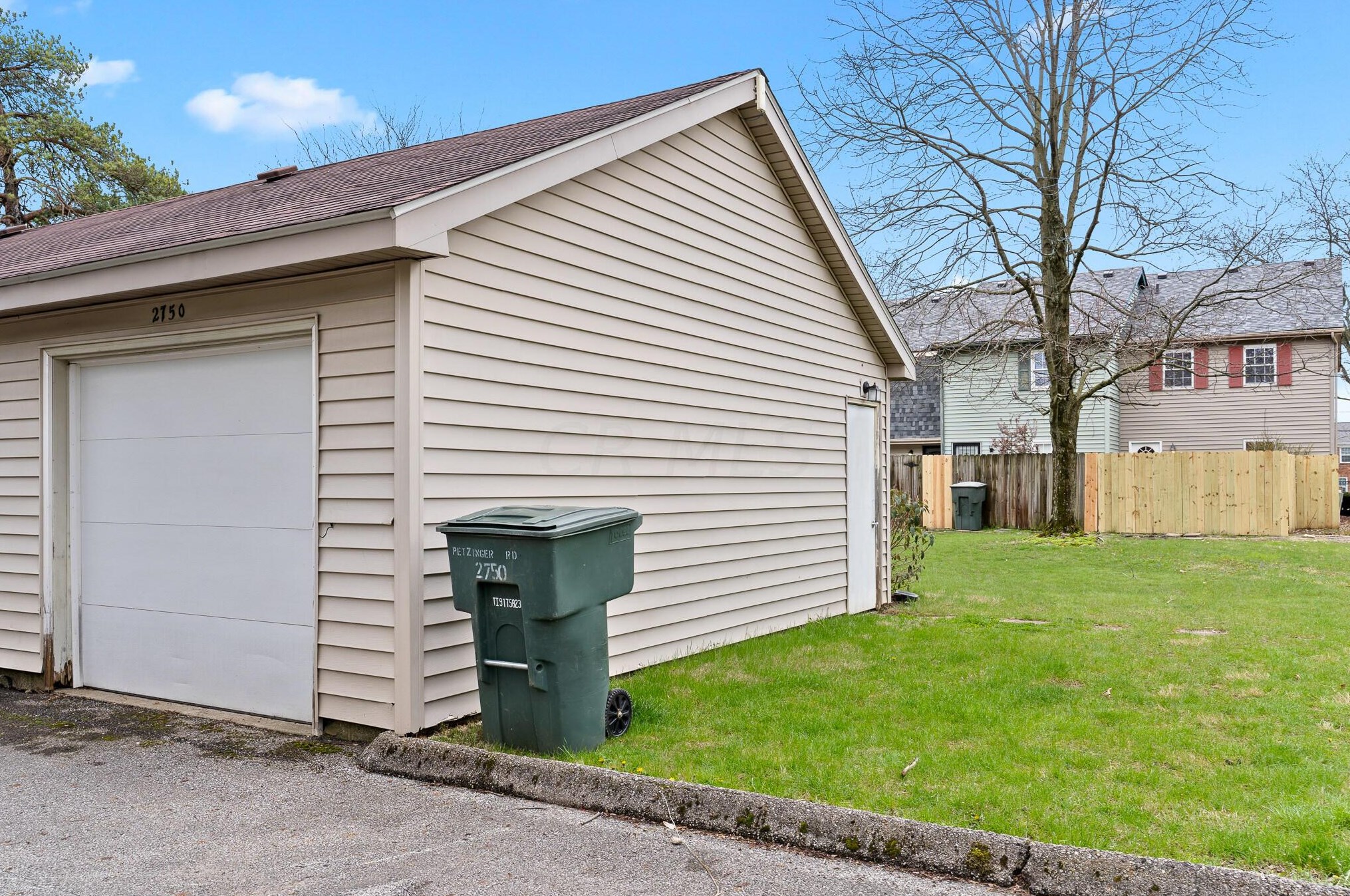 2750 Petzinger Rd, Columbus OH 43209-3465 exterior