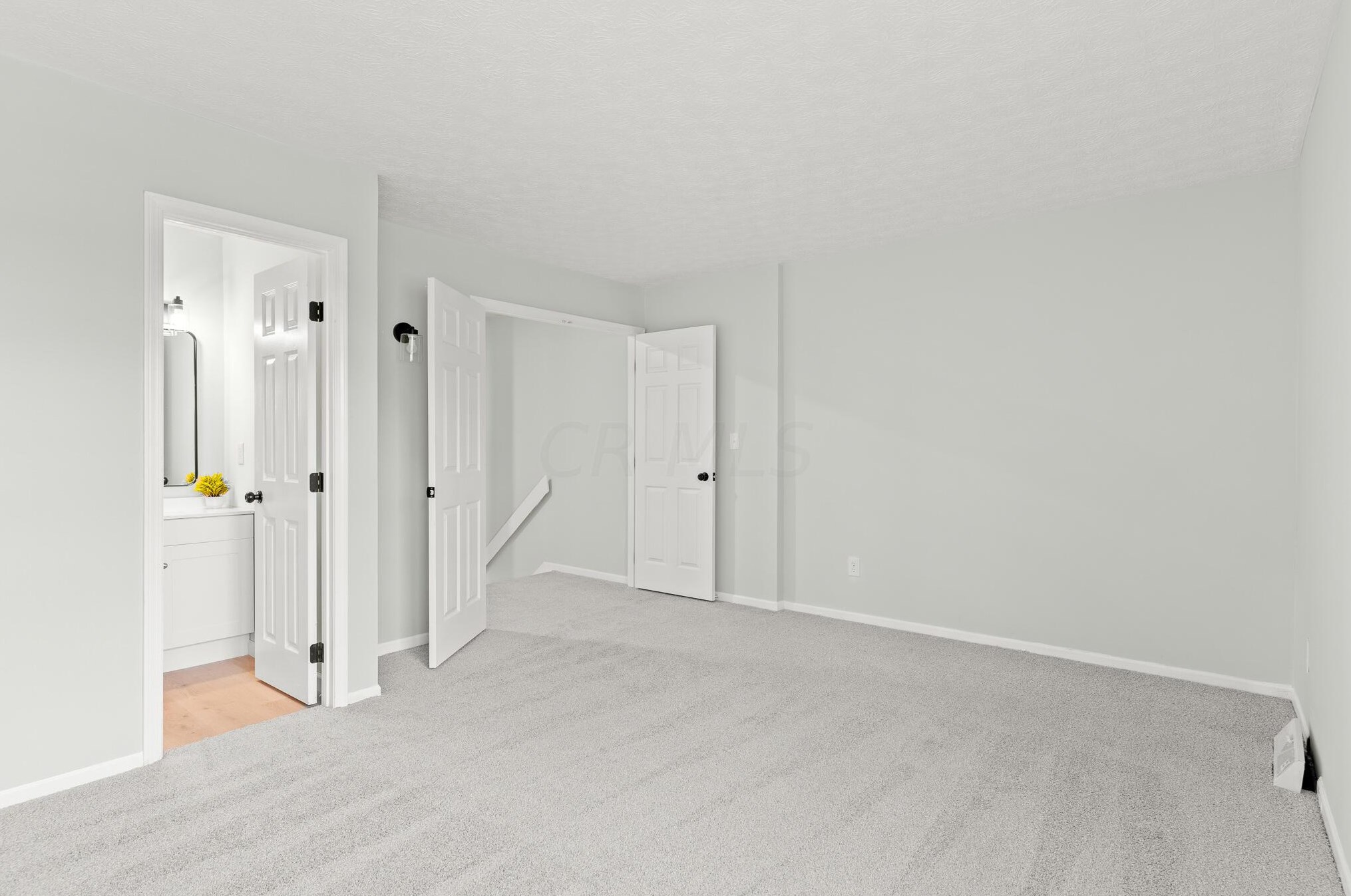 2750 Petzinger Rd, Columbus OH 43209-3465 exterior