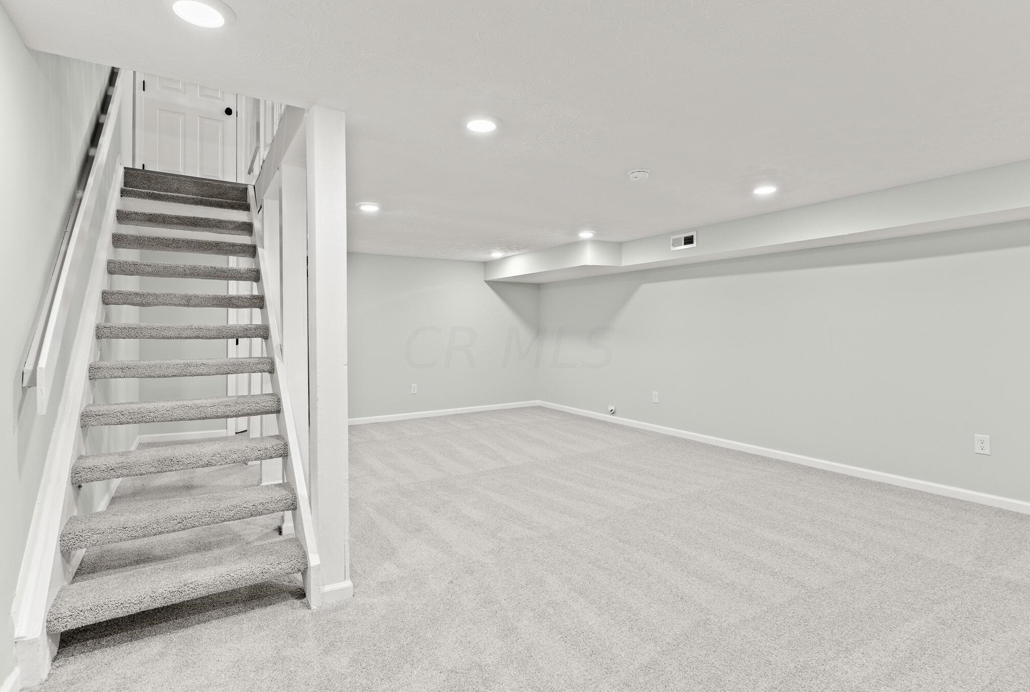 2750 Petzinger Rd, Columbus OH 43209-3465 exterior