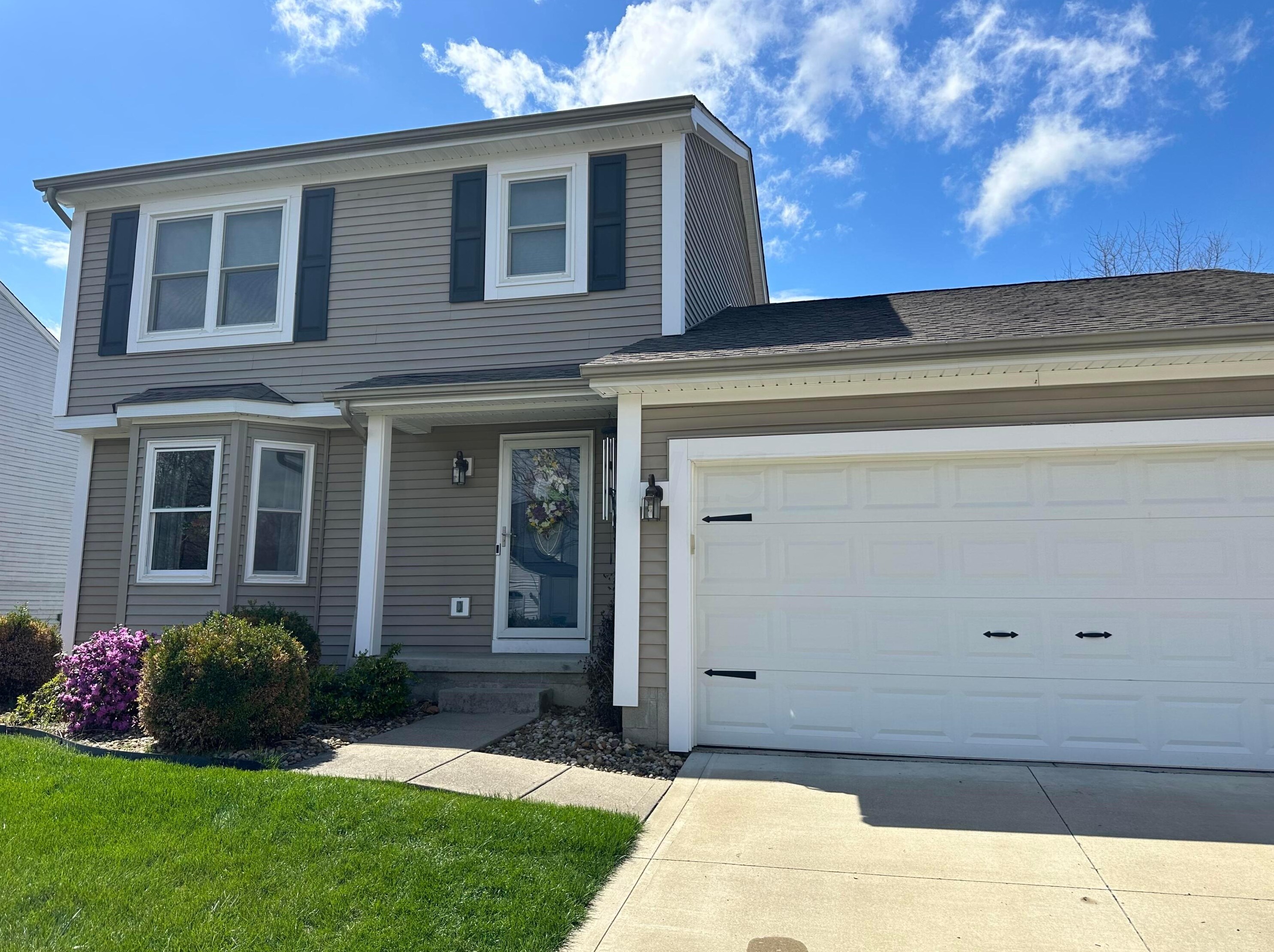 1101 Empire Dr, Newark, OH 43055