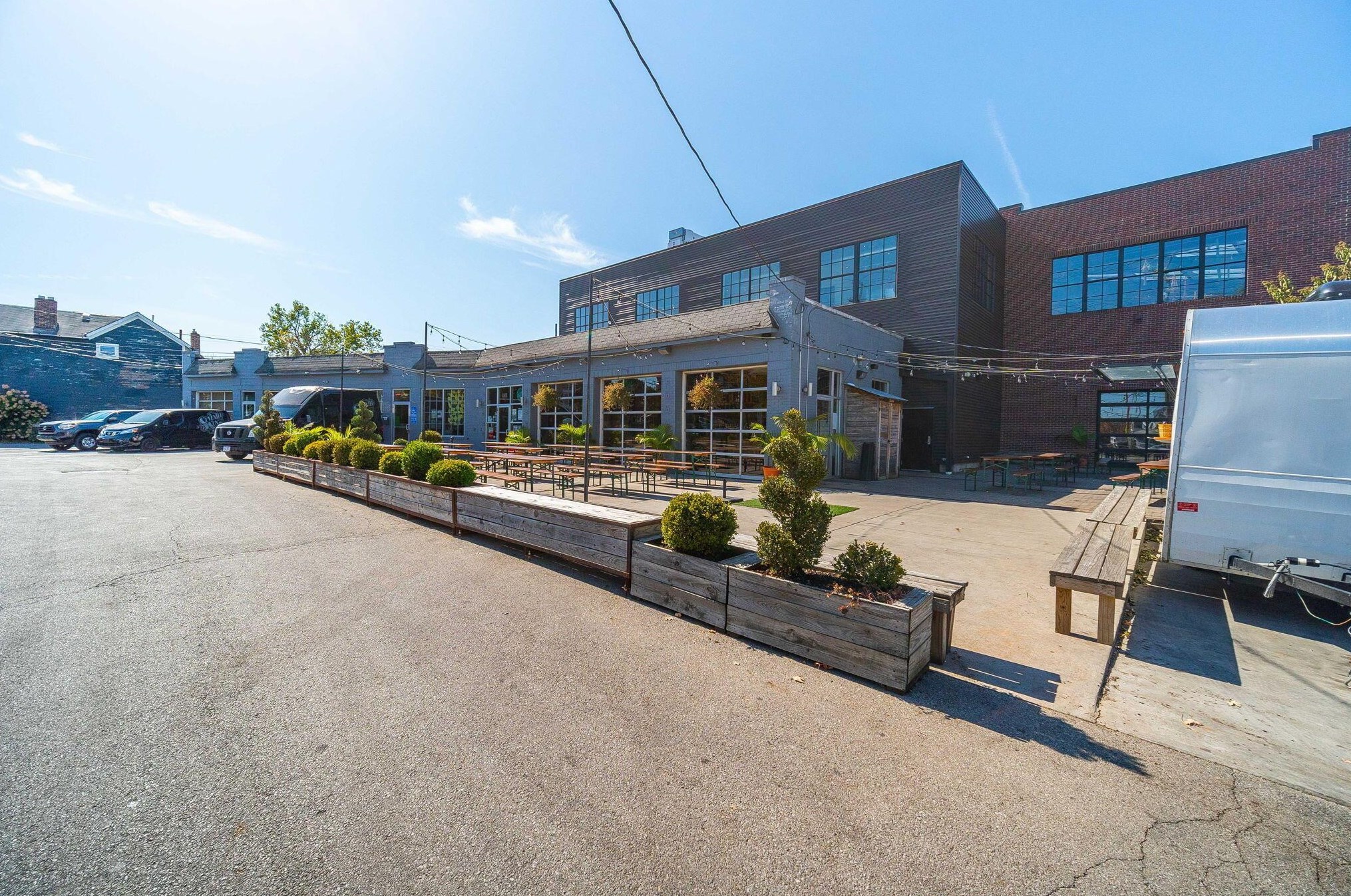 825 4th St, Columbus OH  43215-1862 exterior