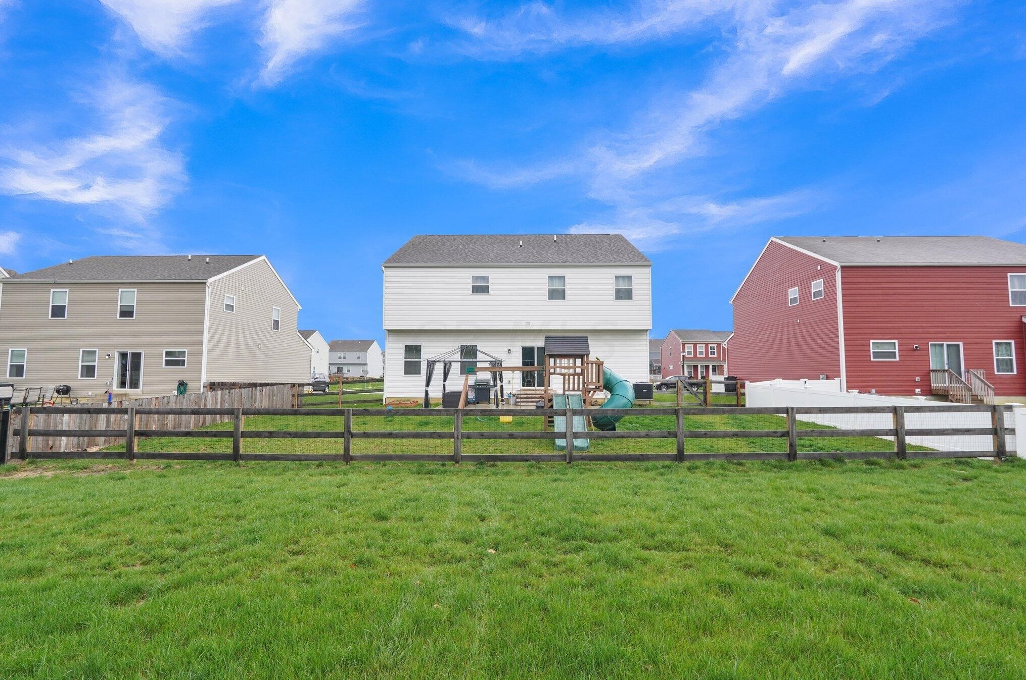 53 Hawthorne Dr, Ashville OH  43103-9374 exterior