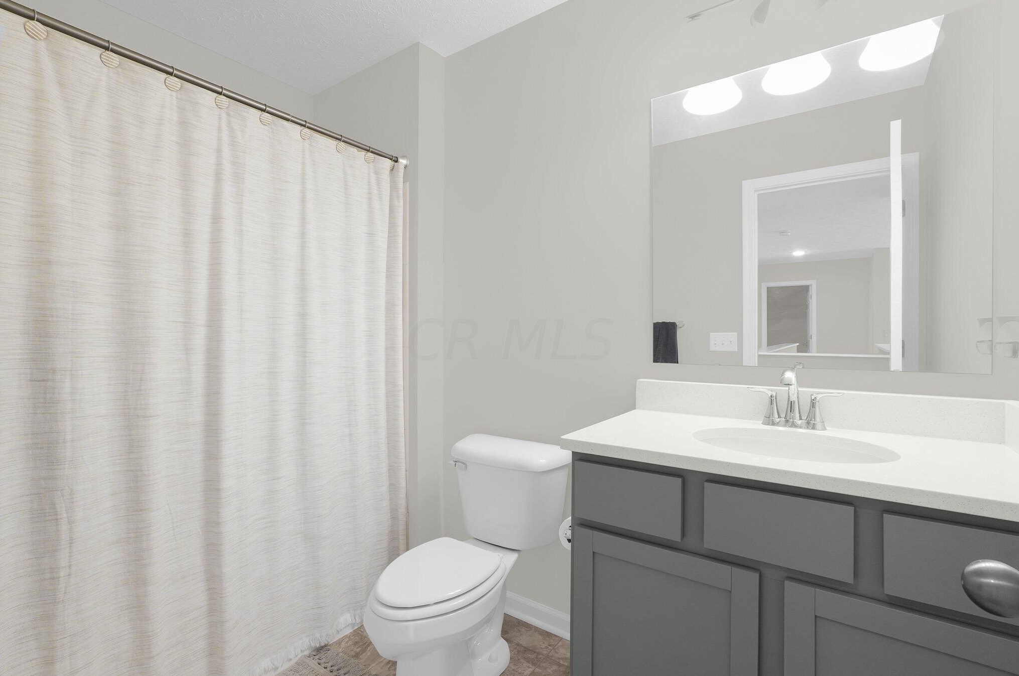 53 Hawthorne Dr, Ashville OH  43103-9374 exterior