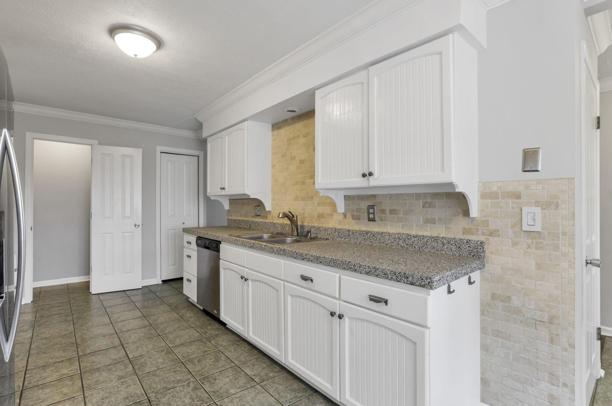 5020 Deeds Rd, Granville OH  43023-9426 exterior