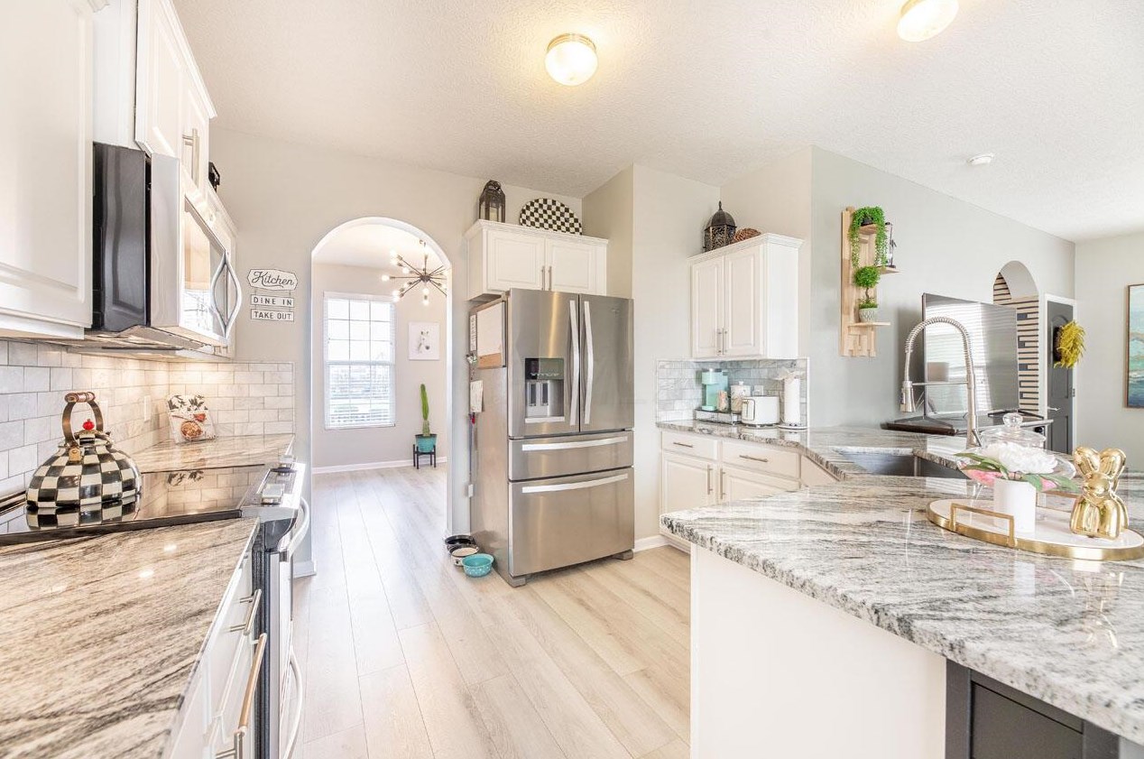 5850 Passage Creek Dr, Dublin OH  43016-7601 exterior