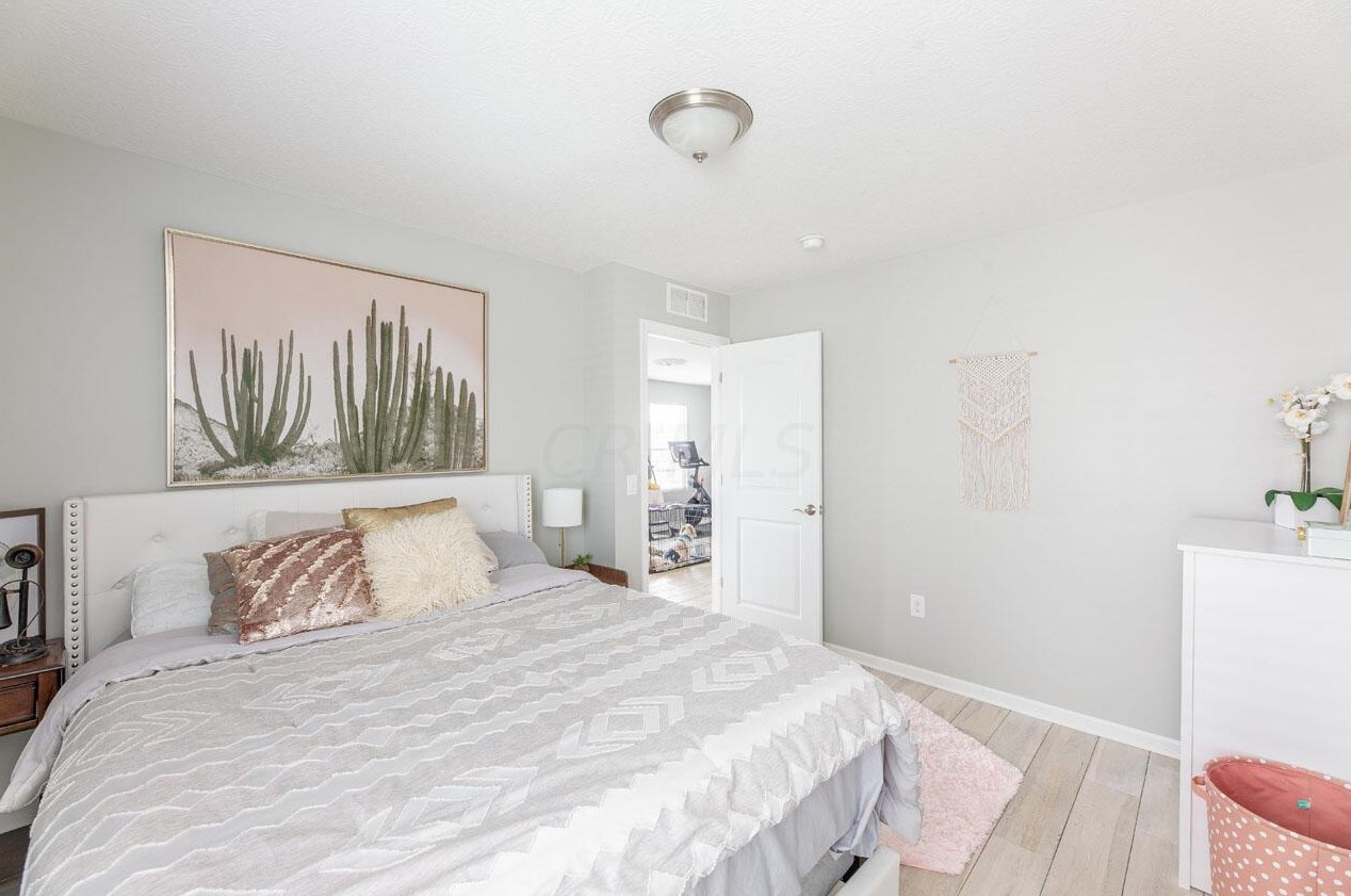 5850 Passage Creek Dr, Dublin OH  43016-7601 exterior