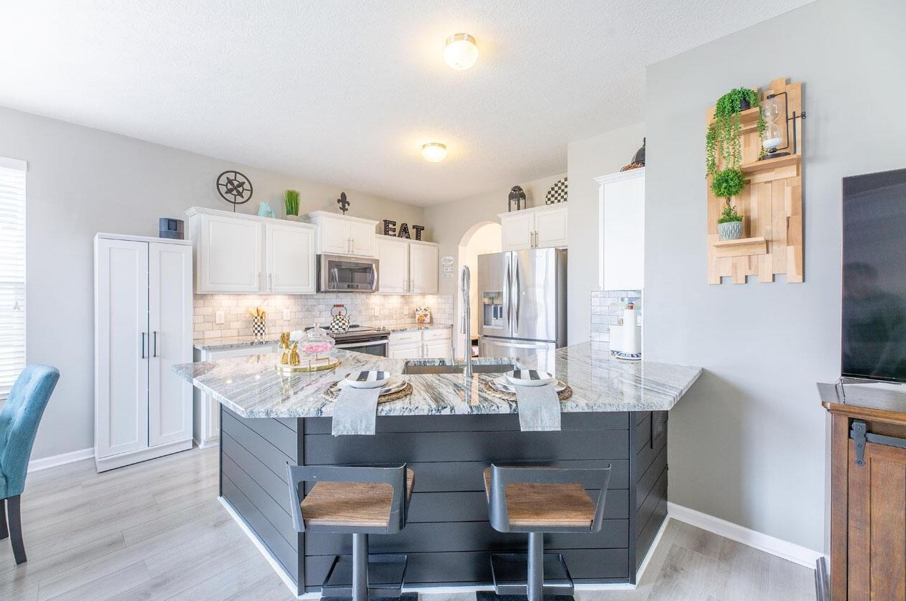 5850 Passage Creek Dr, Dublin OH  43016-7601 exterior