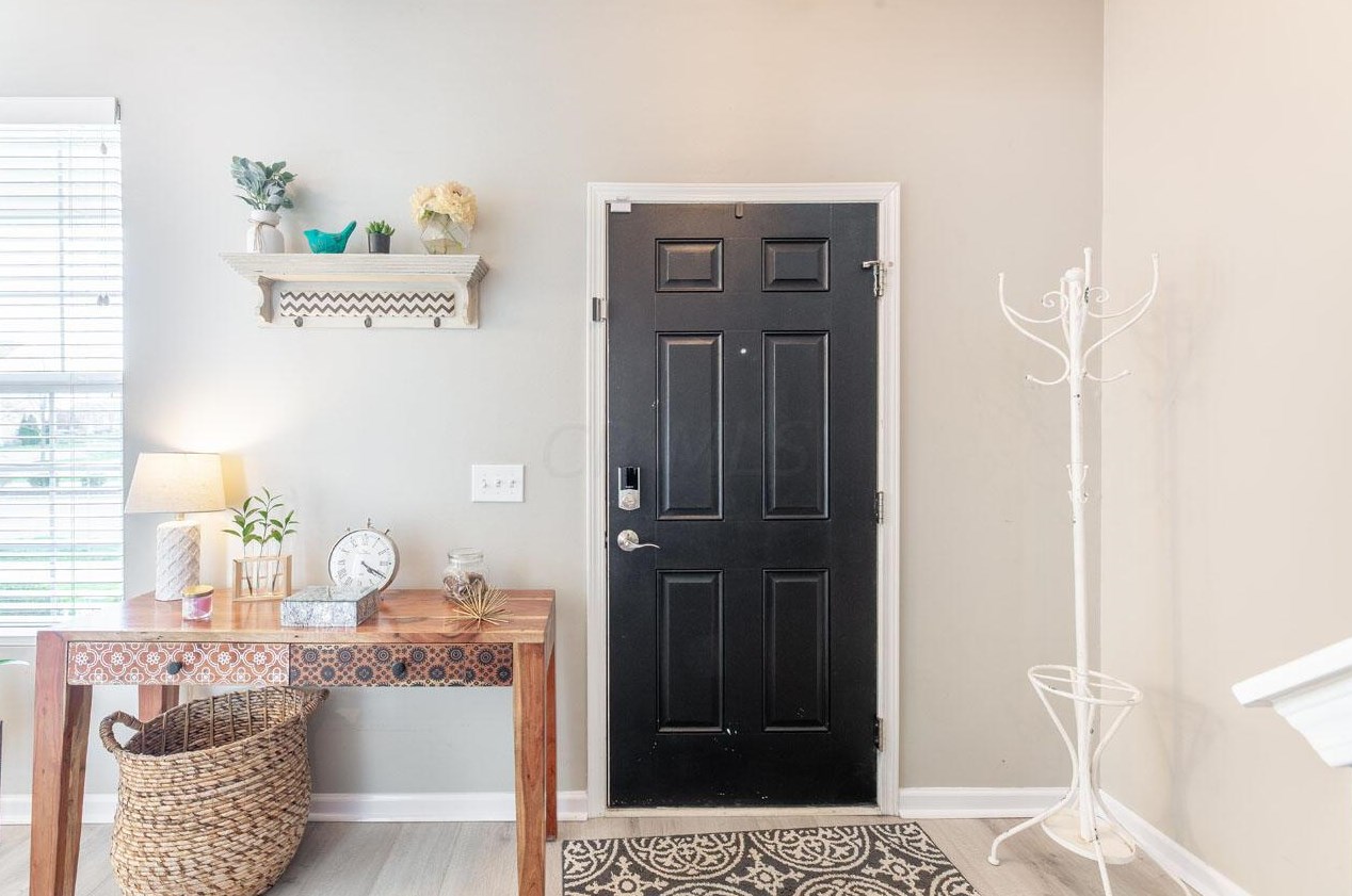 5850 Passage Creek Dr, Dublin OH  43016-7601 exterior