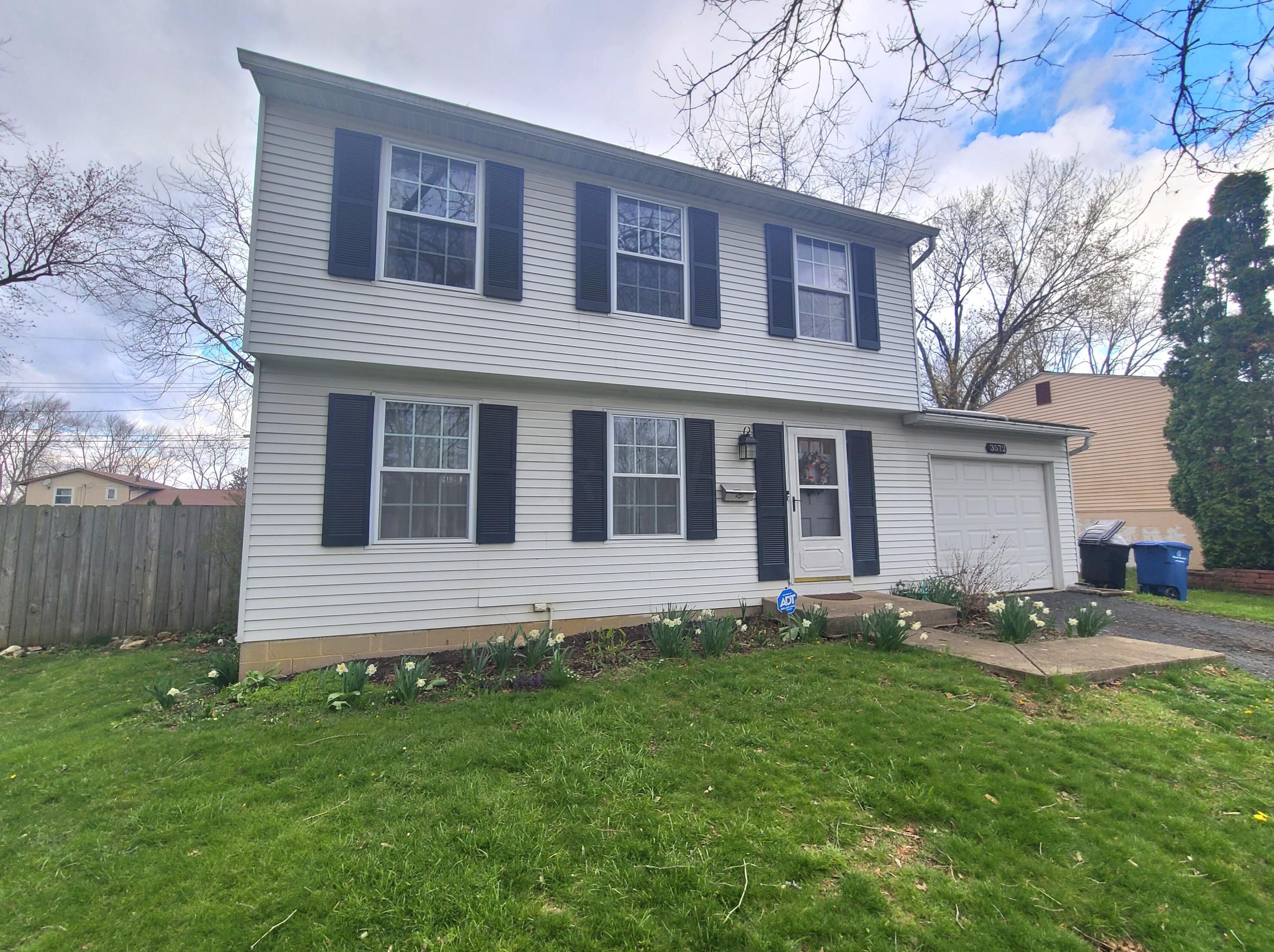 3572 Makassar Dr, Westerville, OH 43081