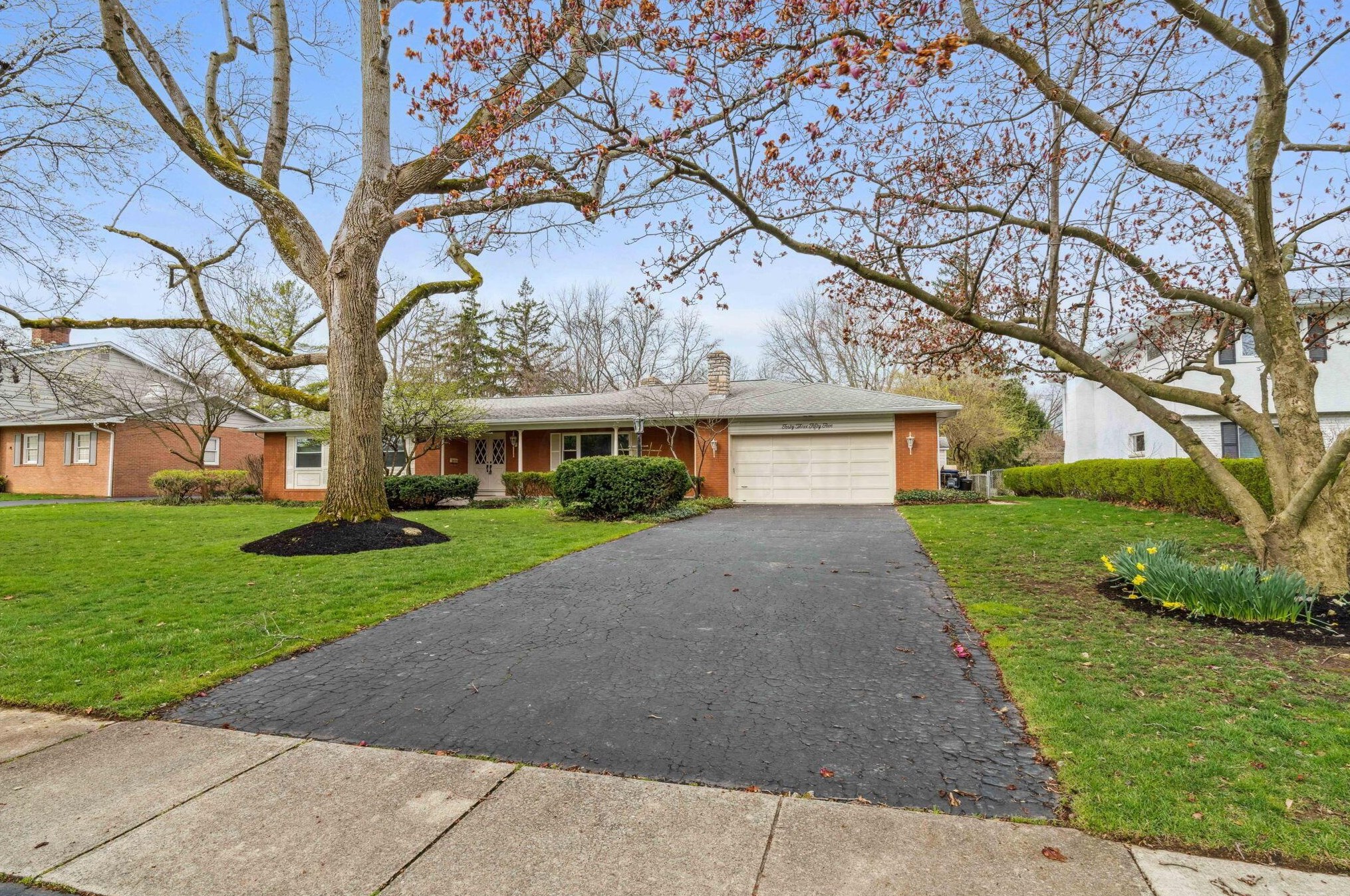 4355 Donington Rd, Columbus, OH 43220-4201