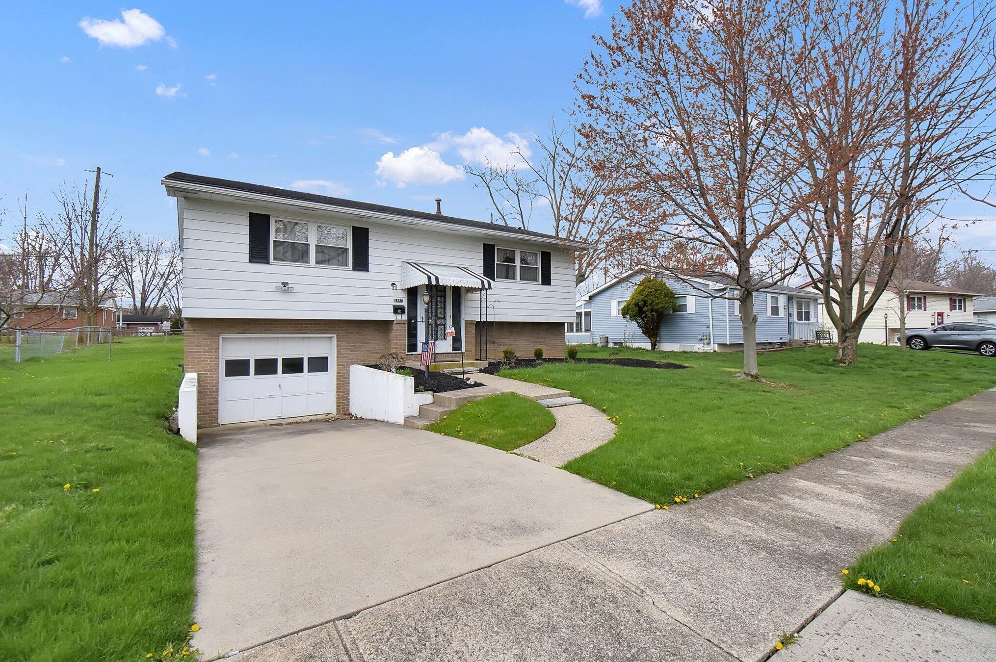 6383 Faircrest Rd, Columbus, OH 43229-2126