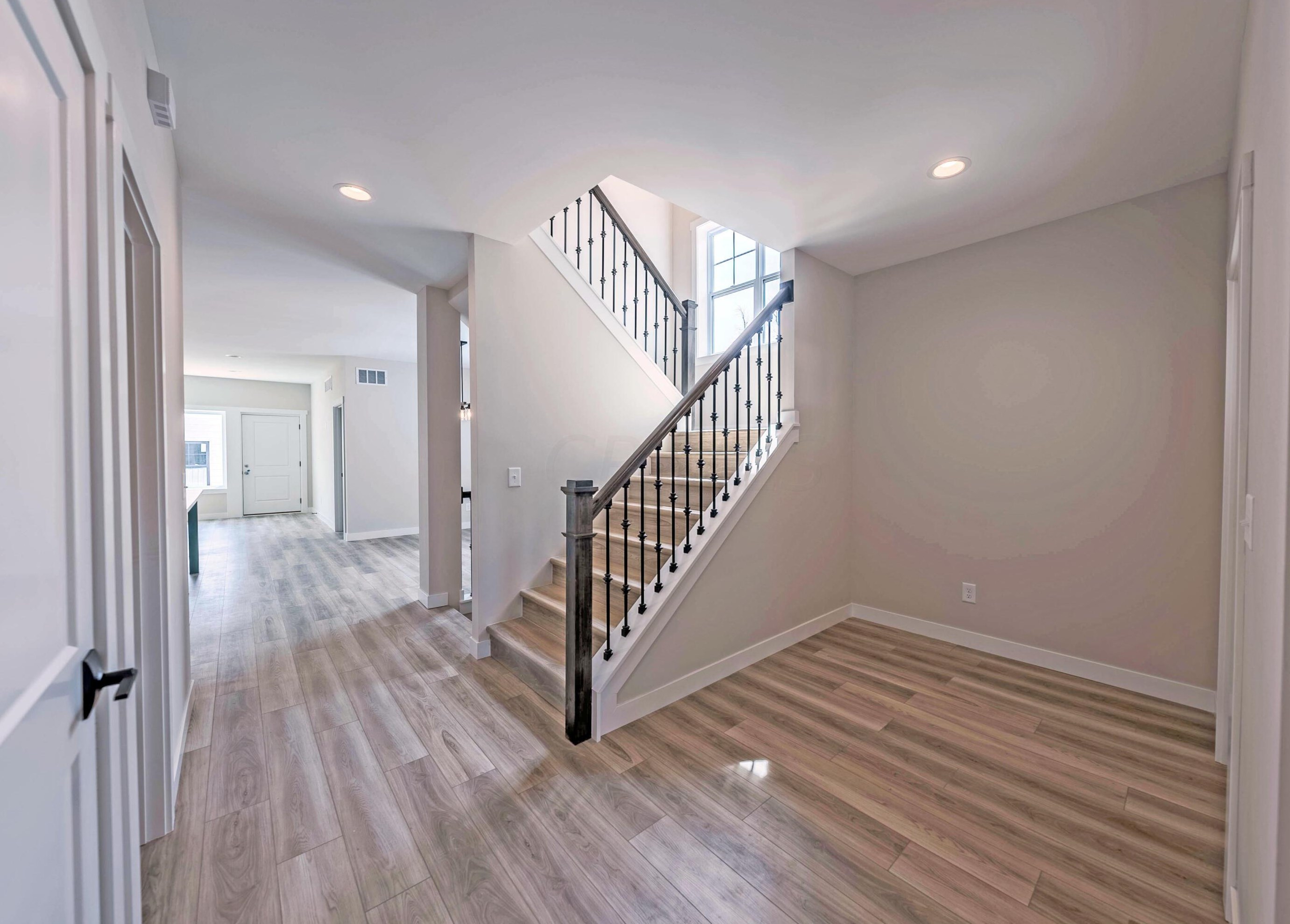 810 Oakwood Ave, Columbus, OH 43206-1545