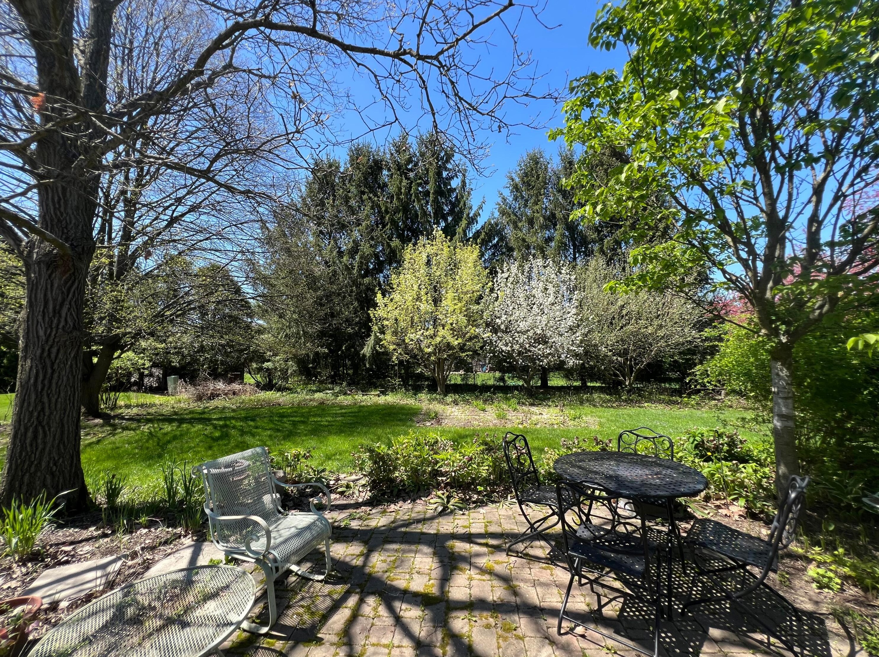 1279 Farmview Dr, Bucyrus, OH 44820
