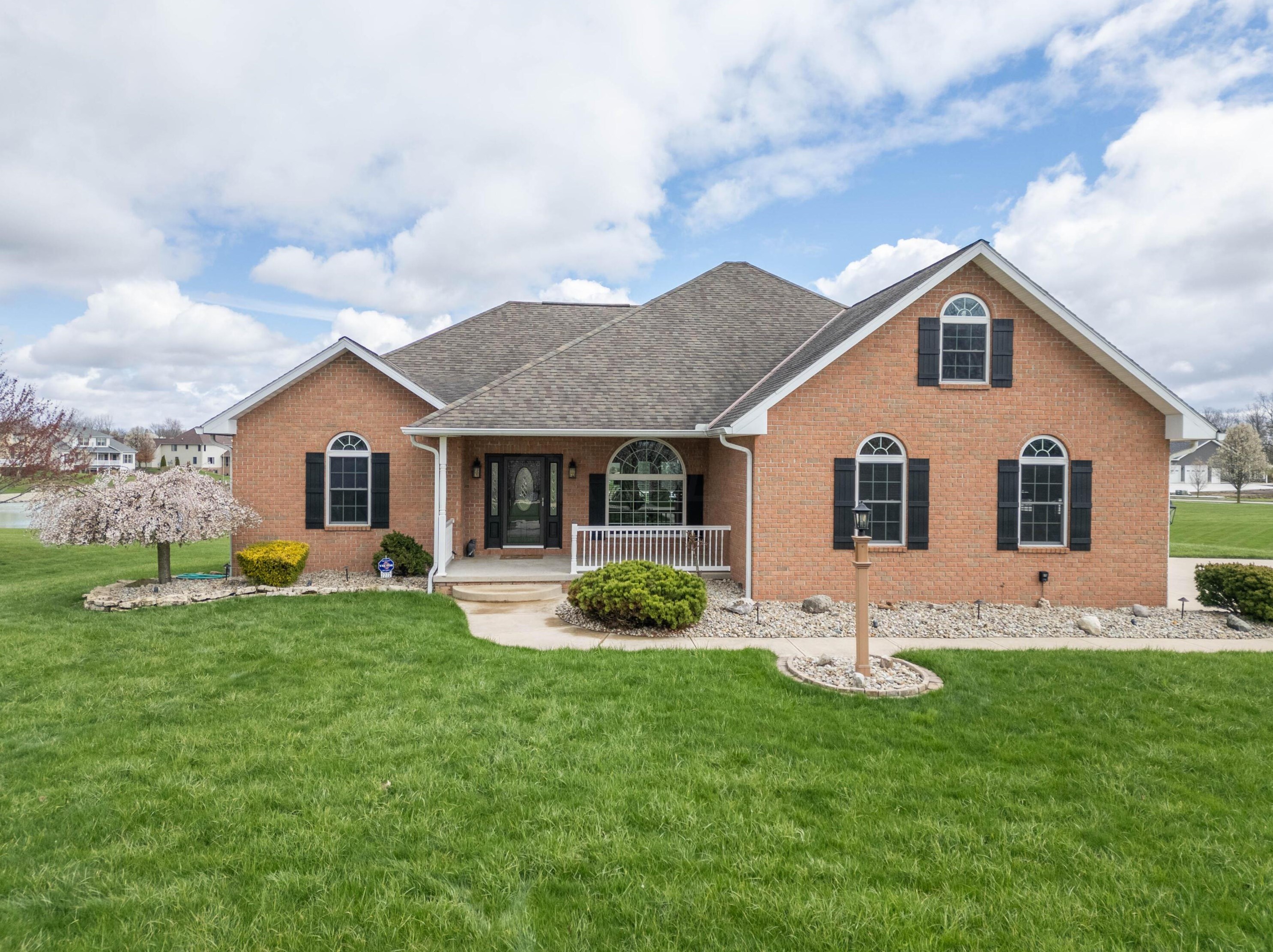 2272 Flagstick Dr, Marion, OH 43302-8156