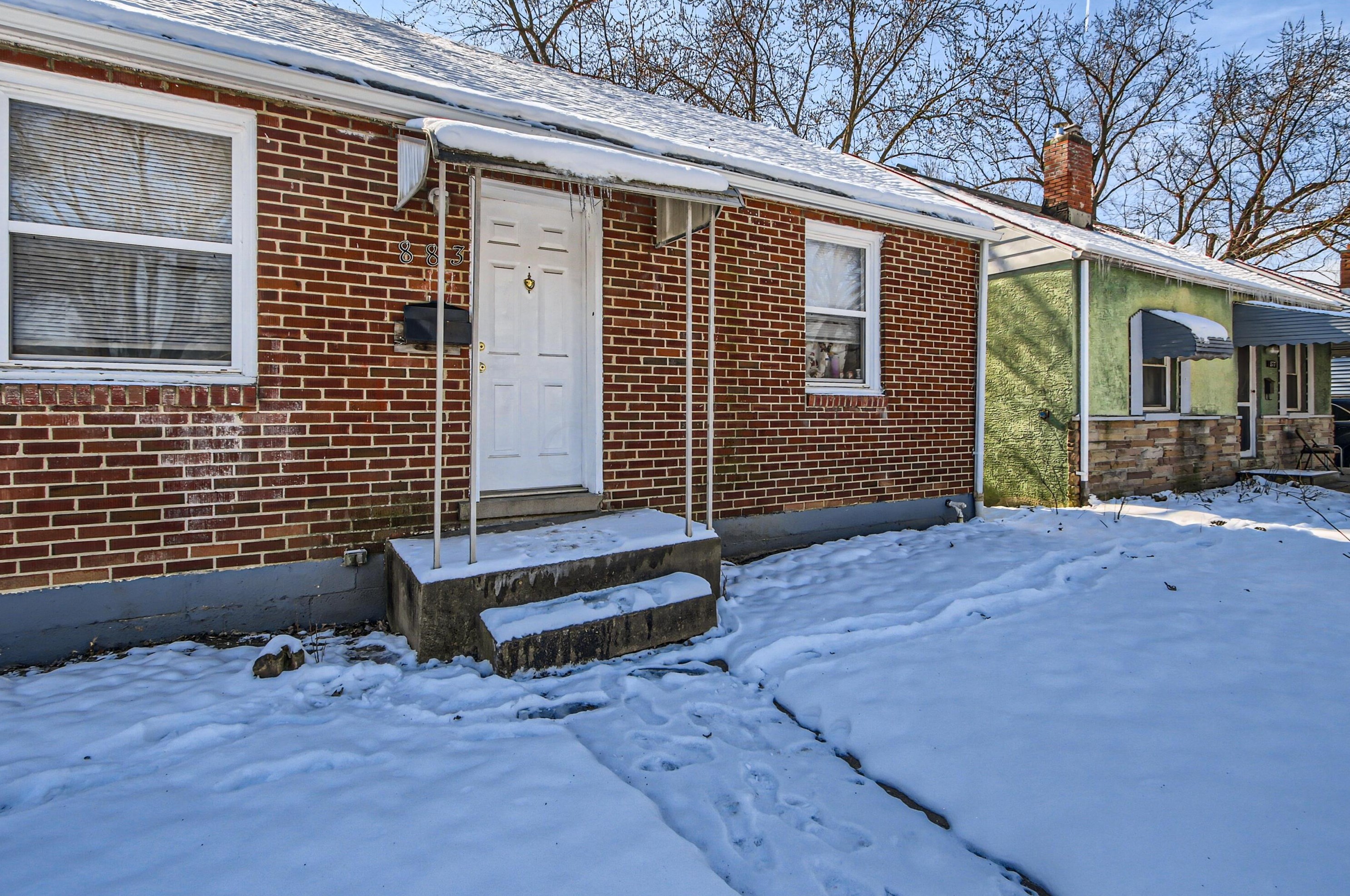 883 Weber Rd, Columbus, OH 43211-1173